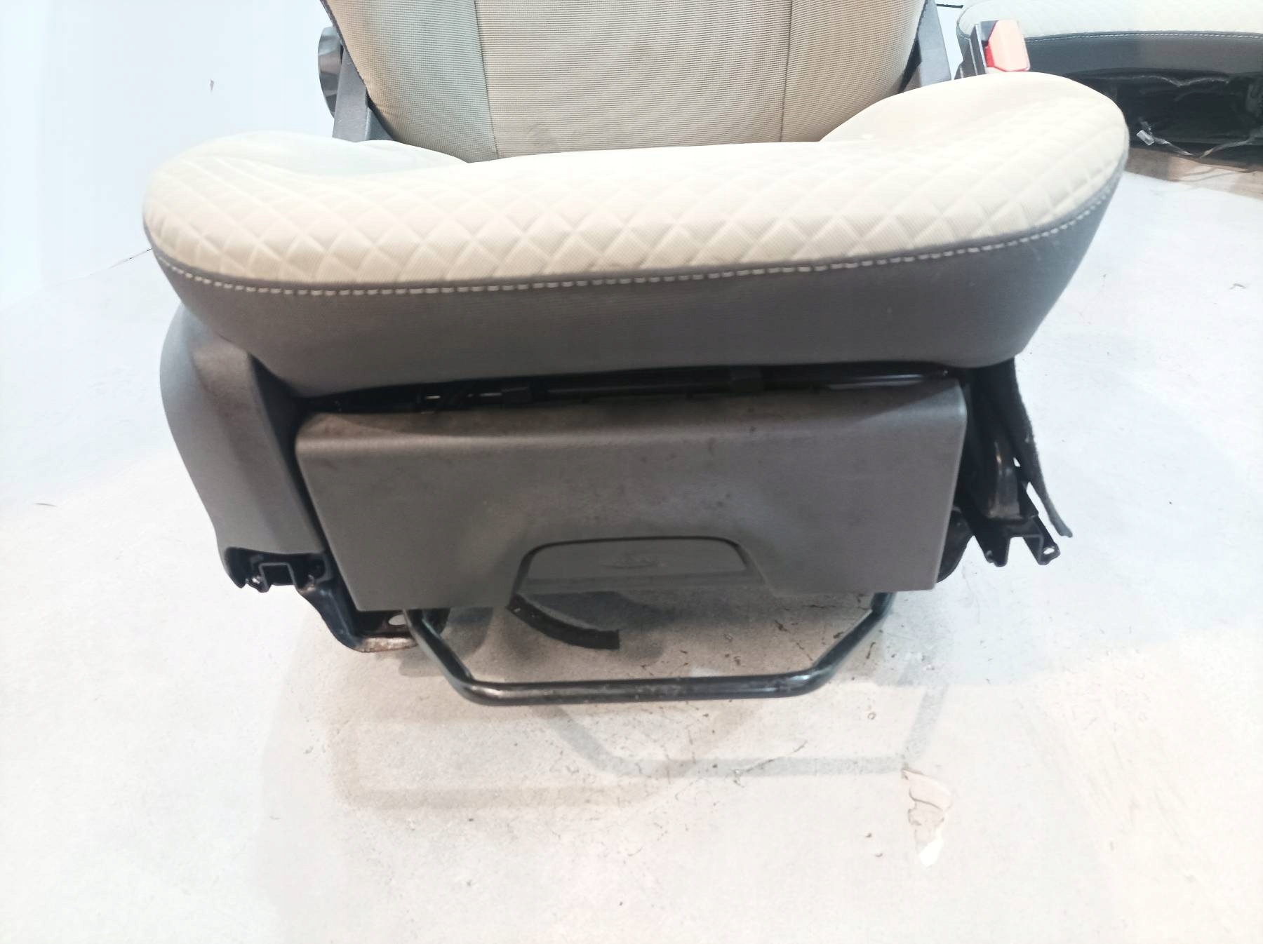 seats front rear part KOMPLET EU Ford Tourneo Courier and (2014- )