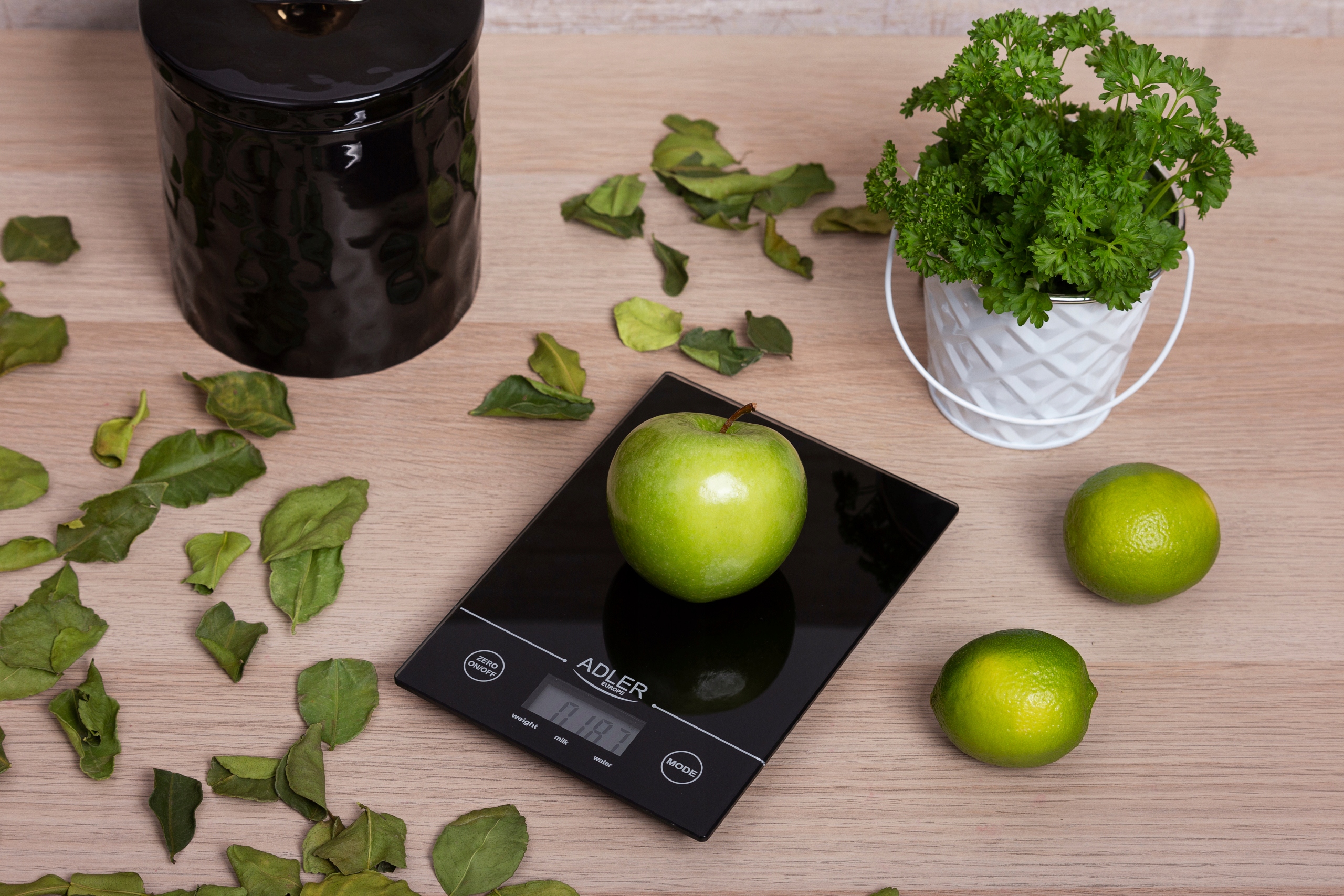 WAGA KUCHENNA ADLER AD 3138B CZARNA DO 5 Kg Kolor dominujący czarny