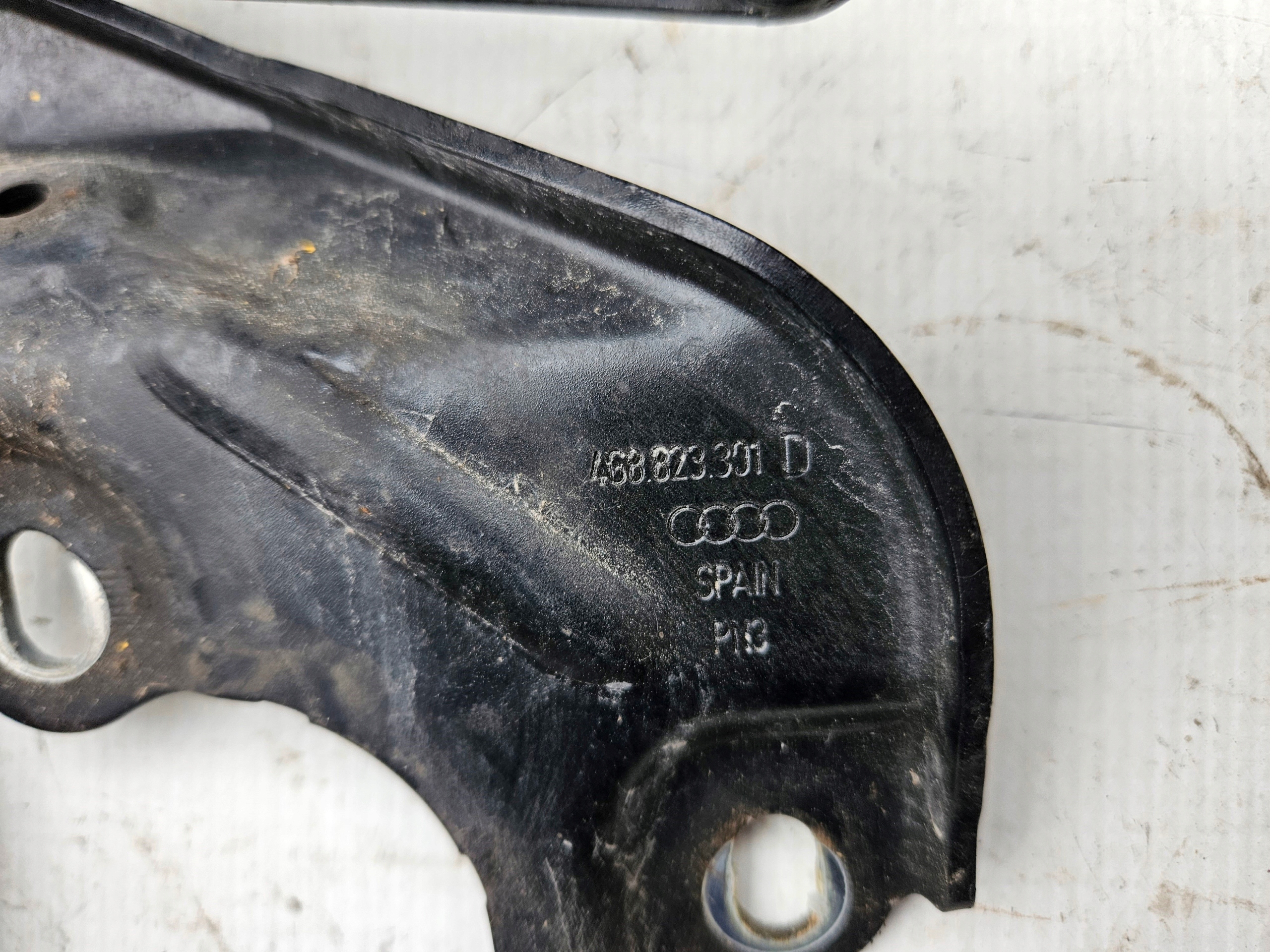 hinge bonnets left Audi A6 C7 A7 4G LY9B