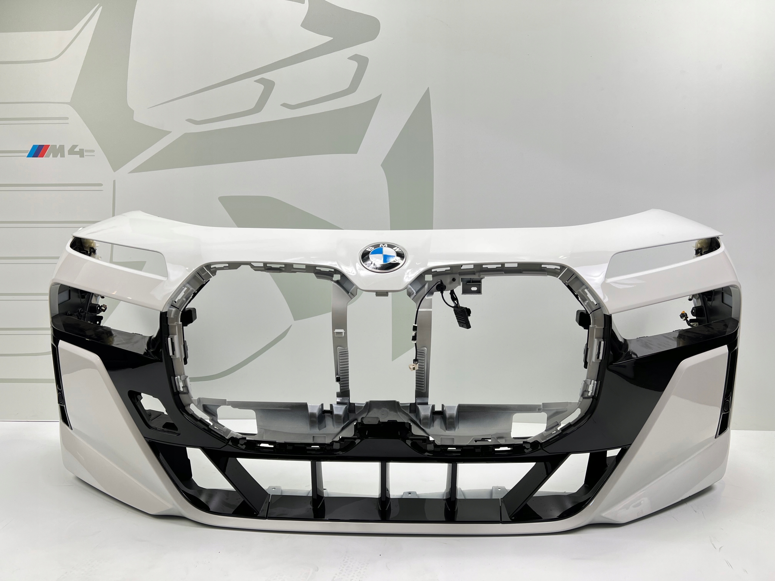 front bumper BMW G70 m-packet USA 4XPDC A300 ALPIN WEISS