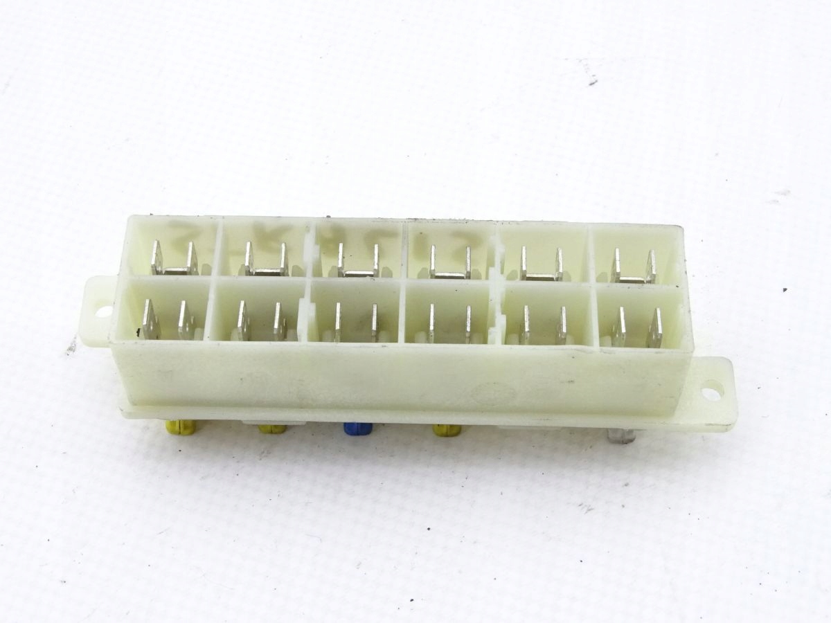 IVECO STRALIS E3/4/5 SKRZYNKA BEZPIECZNIKÓW Producent części Iveco OE