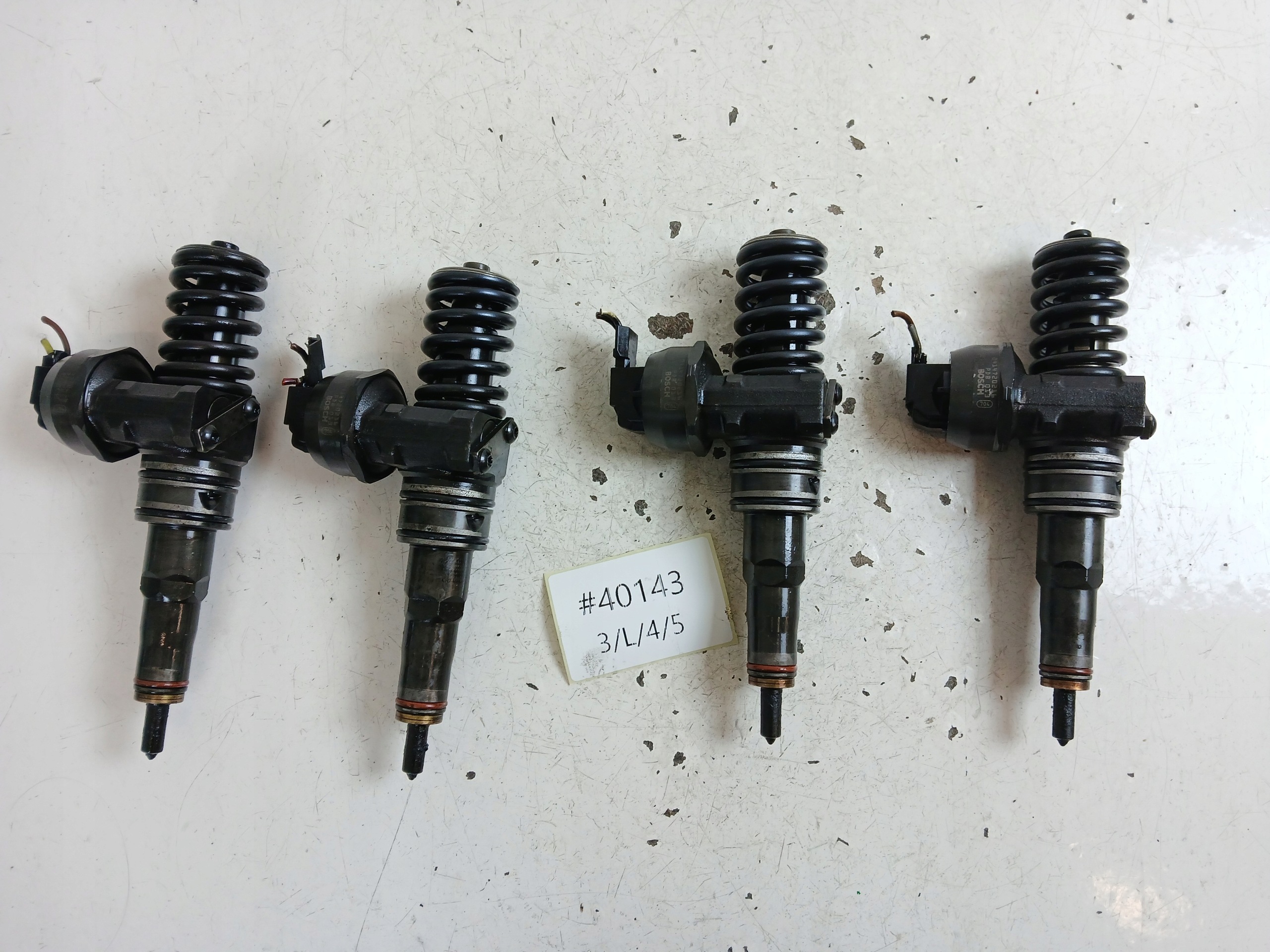 VW PASSAT B5 LIFT OCTAVIA e SHARAN e 1.9 TDI iniettore 038130073BA