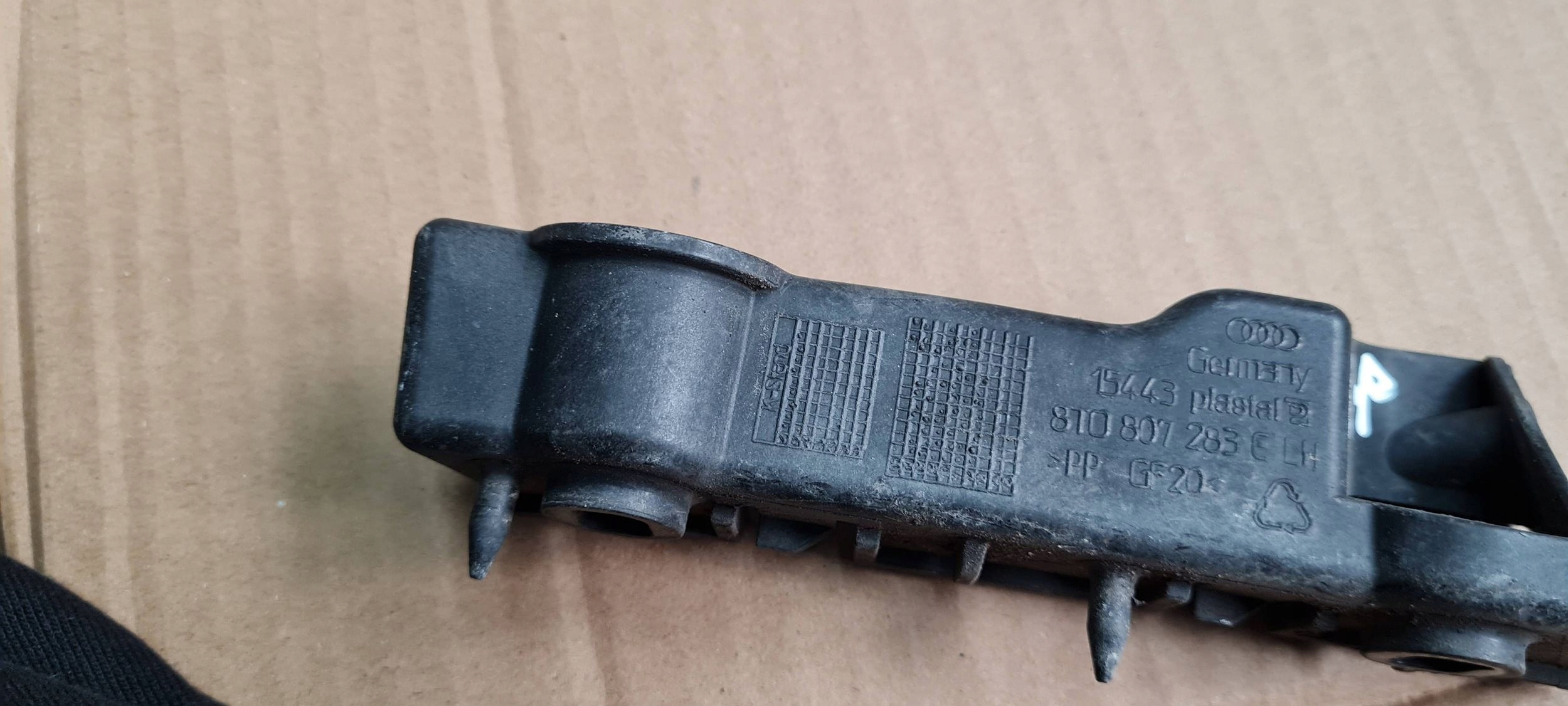 A5 8T LIFT S5 bracket holder of a bumper left front 8T0807283C