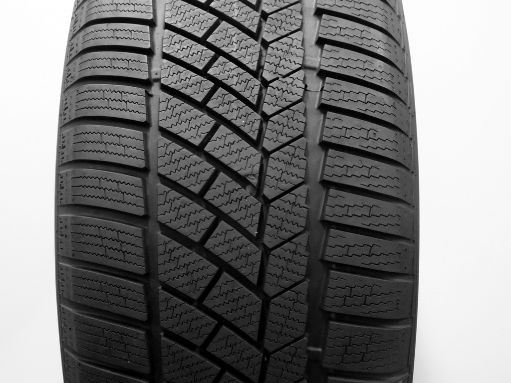 1Z 255 55R18 Continental Contact TS 830 P 4816 N Tire width 255 mm