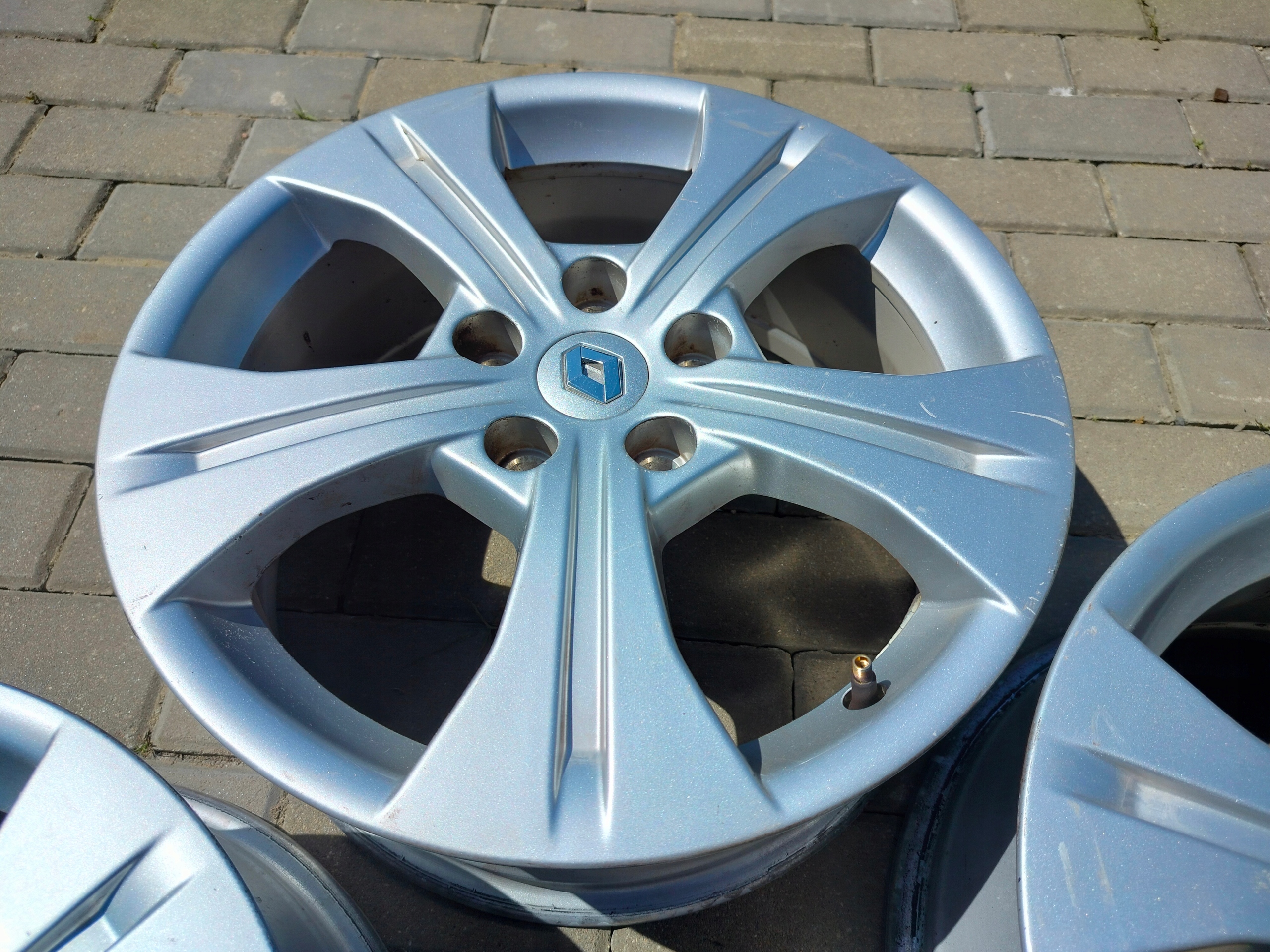 Felgi aluminiowe Renault OE 5x114,3 17 calowe Szerokość felgi 7.0