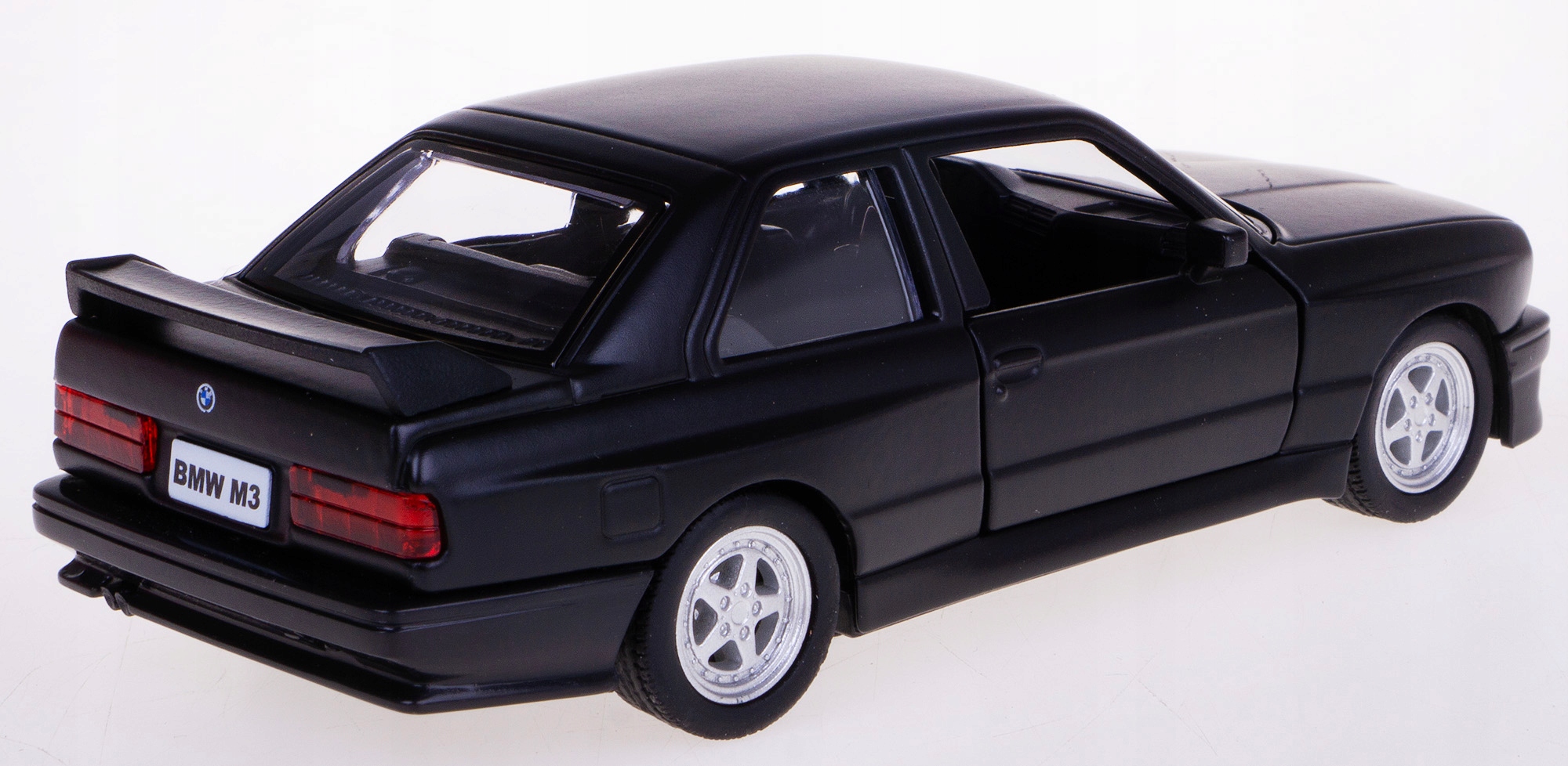 BMW M3 E30 MODEL METALOWY RMZ 1:32/39 CZARNY MAT Model BMW M3 E30