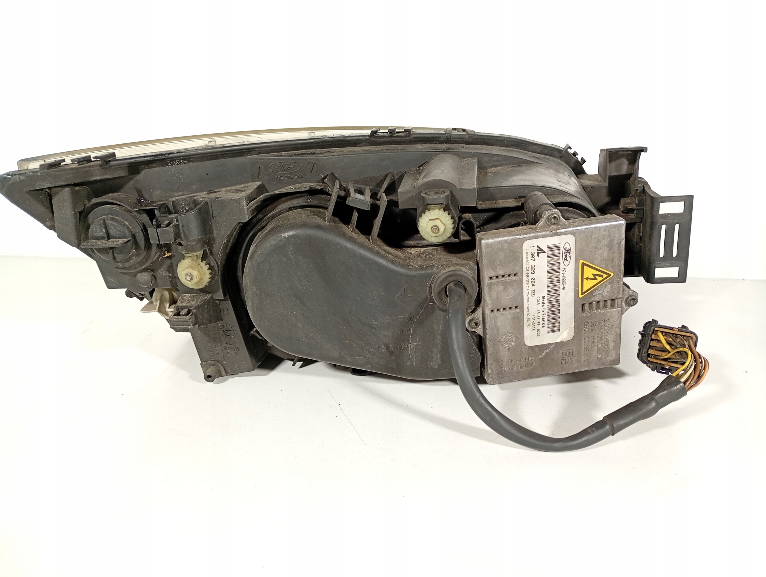 Ford Mondeo 3 MK3 LIFT 00-07 REFLEKTOR light left front OE 0301174271