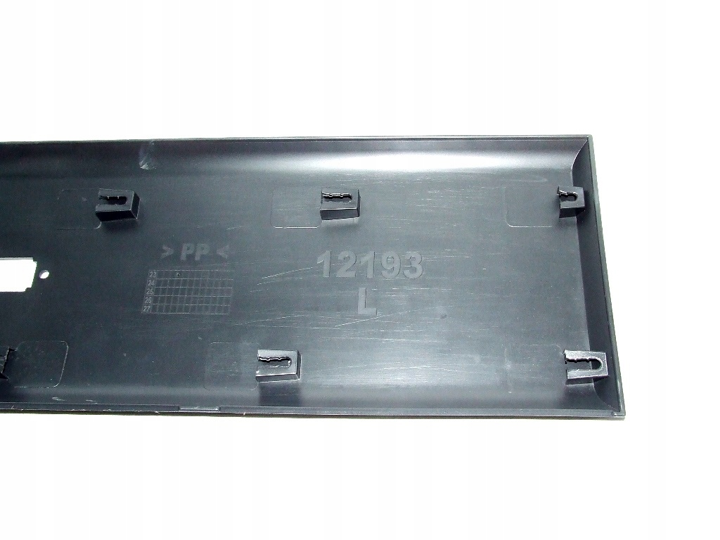 LISTWA LEWA BOK BOCZNA PRZED KOŁEM CITROEN JUMPER FIAT DUCATO PEUGEOT BOXER Jakość części (zgodnie z GVO) P - zamiennik o jakości porównywalnej do oryginału