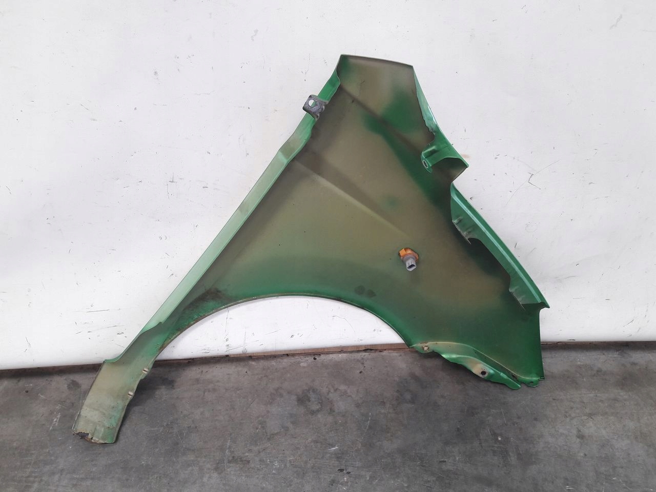fender left front front 154 Chevrolet Matiz