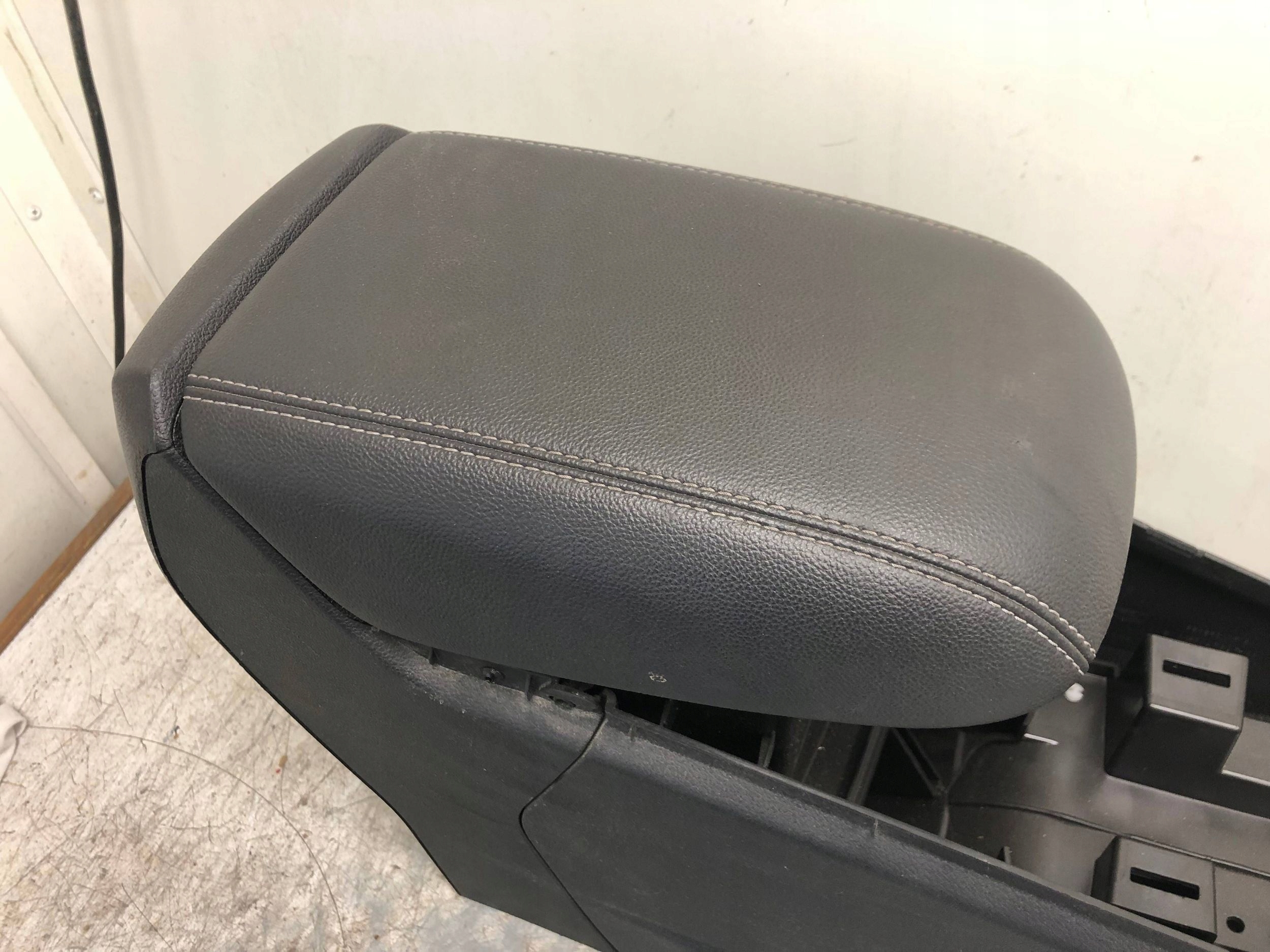 TUNEL central armrest FORD KUGA MK2 E1C1-R046B27-AAW