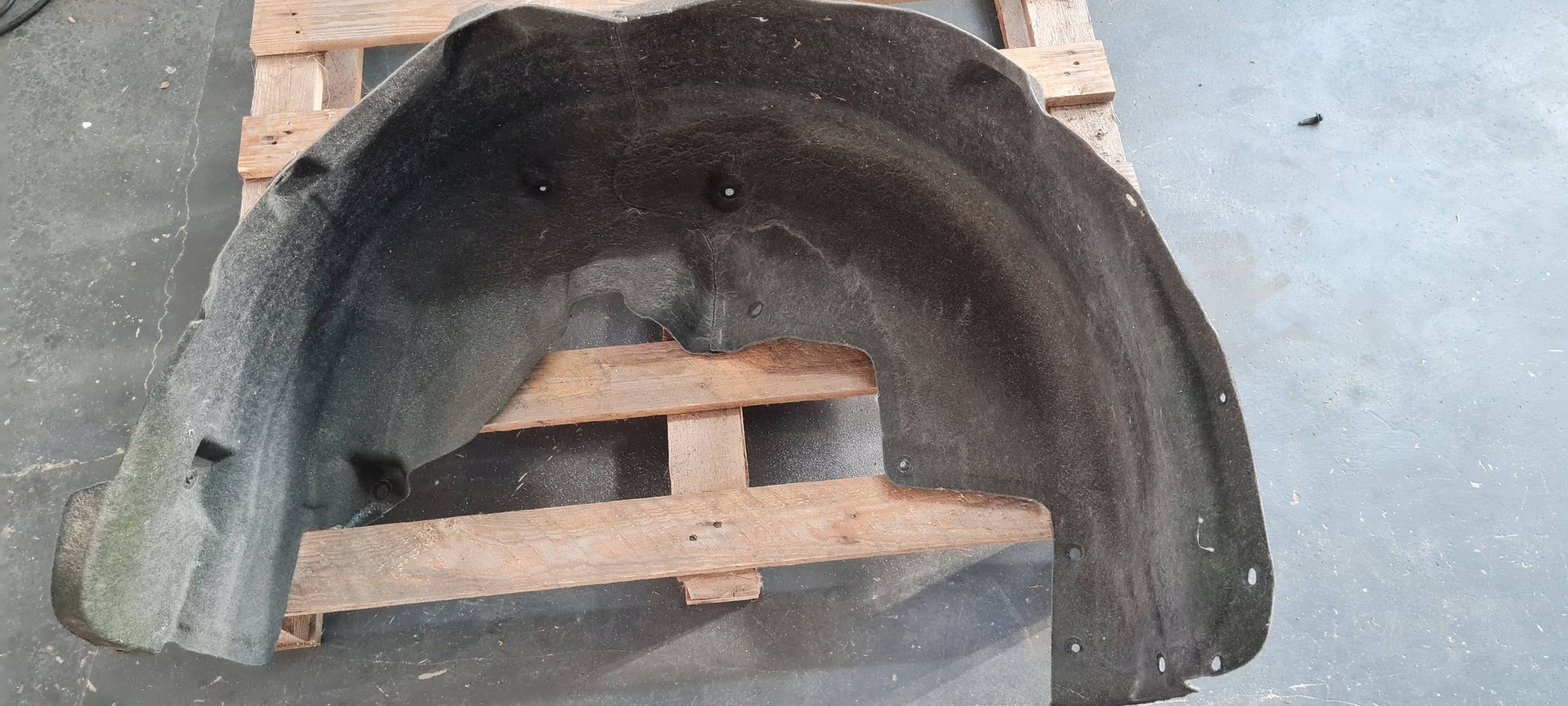 Chrysler Pacifica 2022 mudguard left left rear part rear. ORG MOPAR 68450819AB