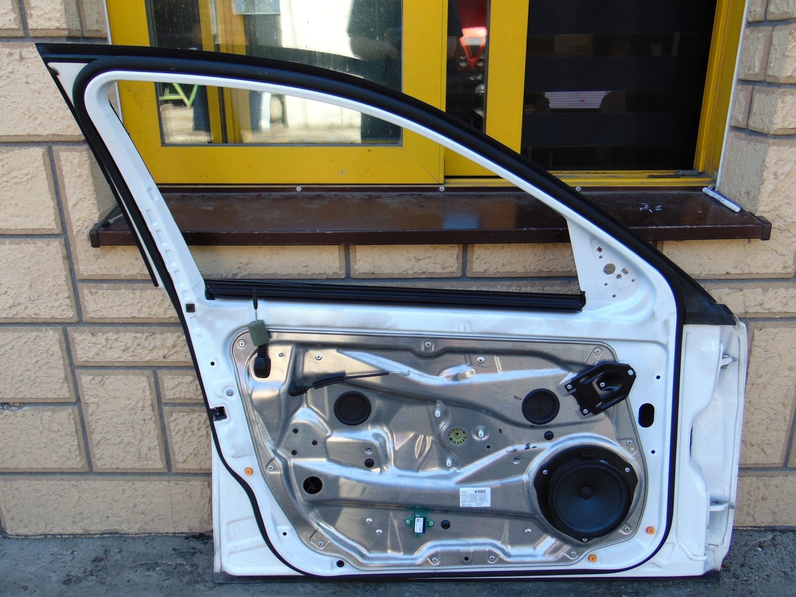 dveře levý předek přední MERCEDES C W204 149