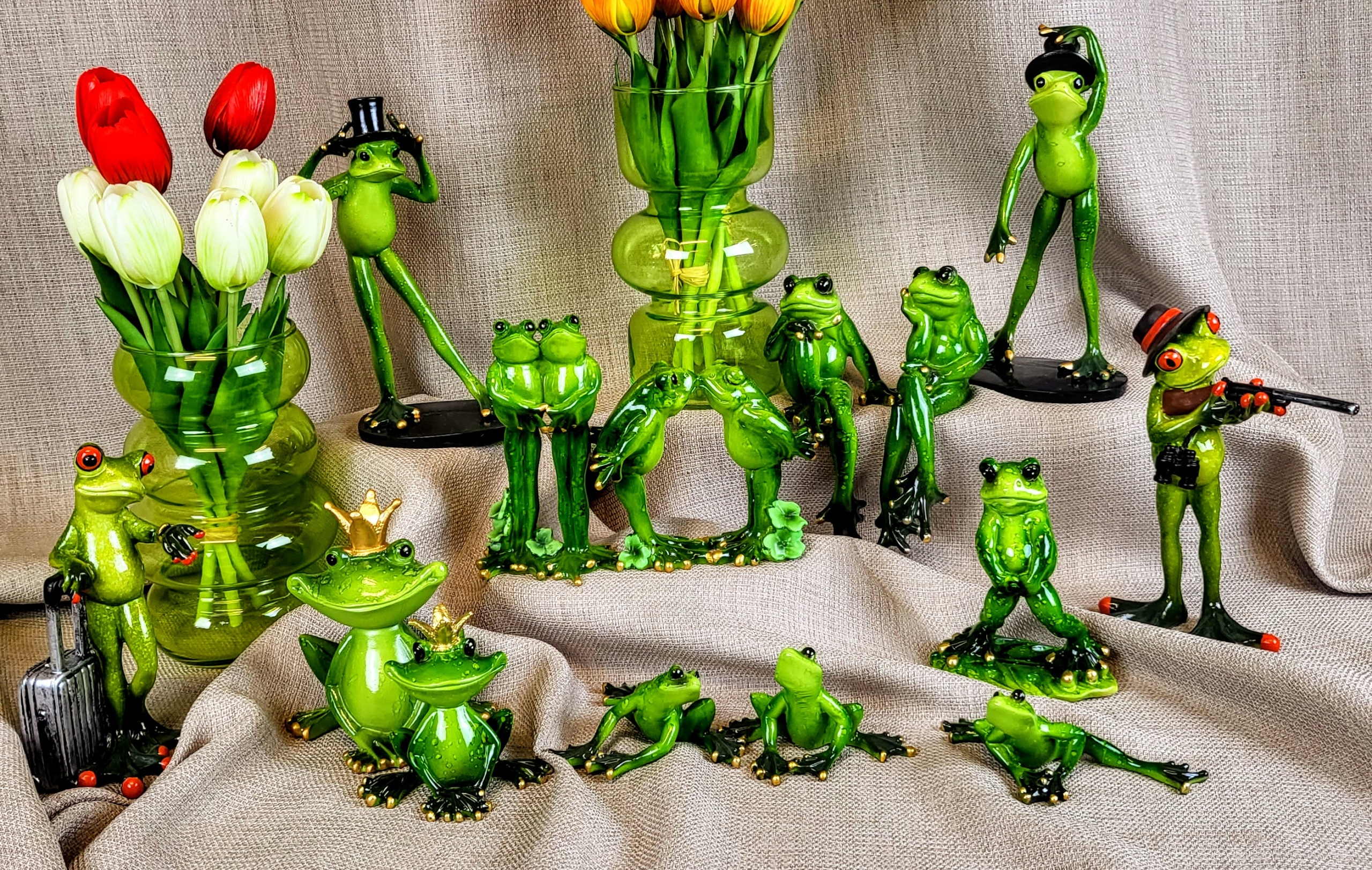 FIGURKA ŻABA W KORONIE 12X10,5X8 EAN (GTIN) 5905806702316