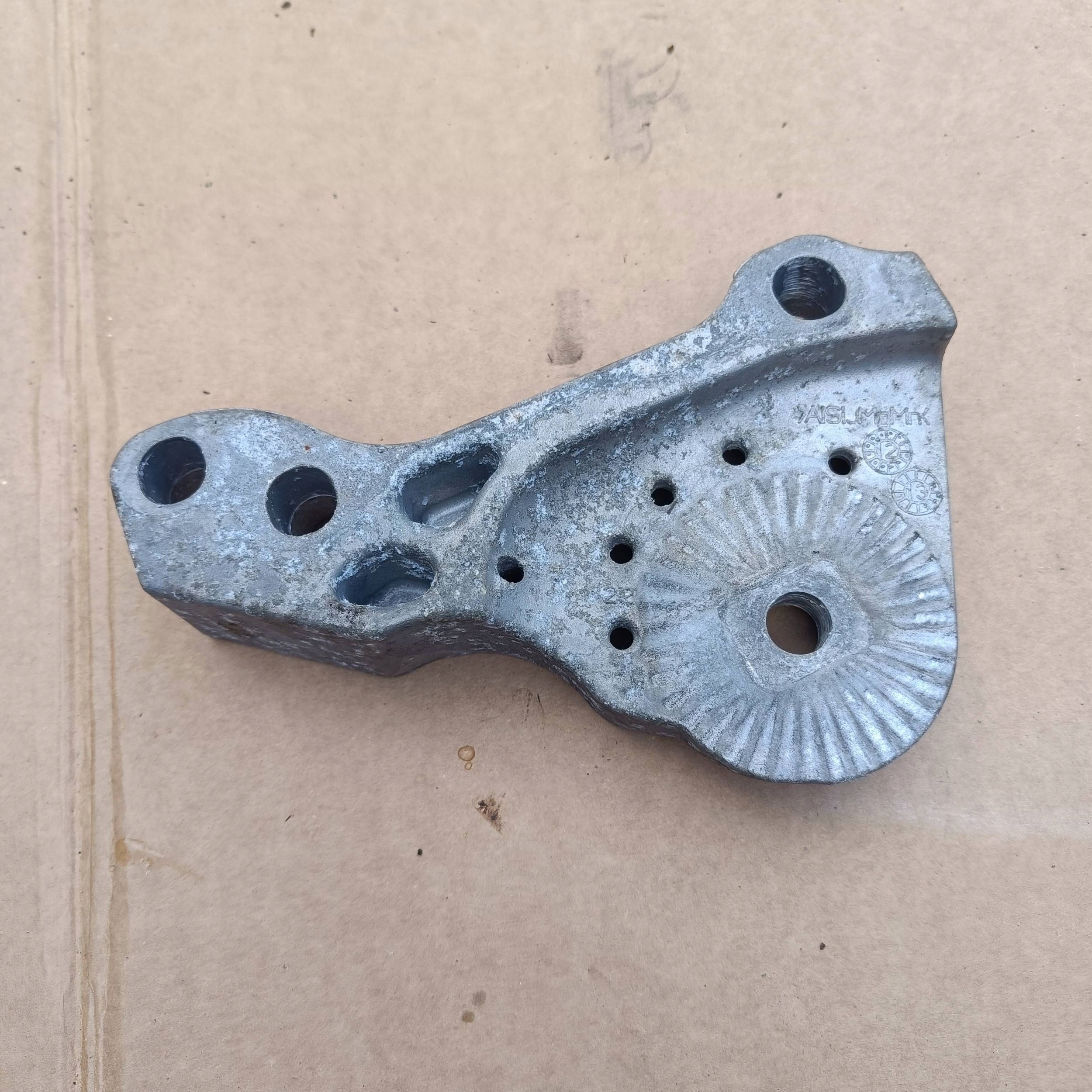 Ford Fiesta MK7 1.6 ST supporto / staffa Motore