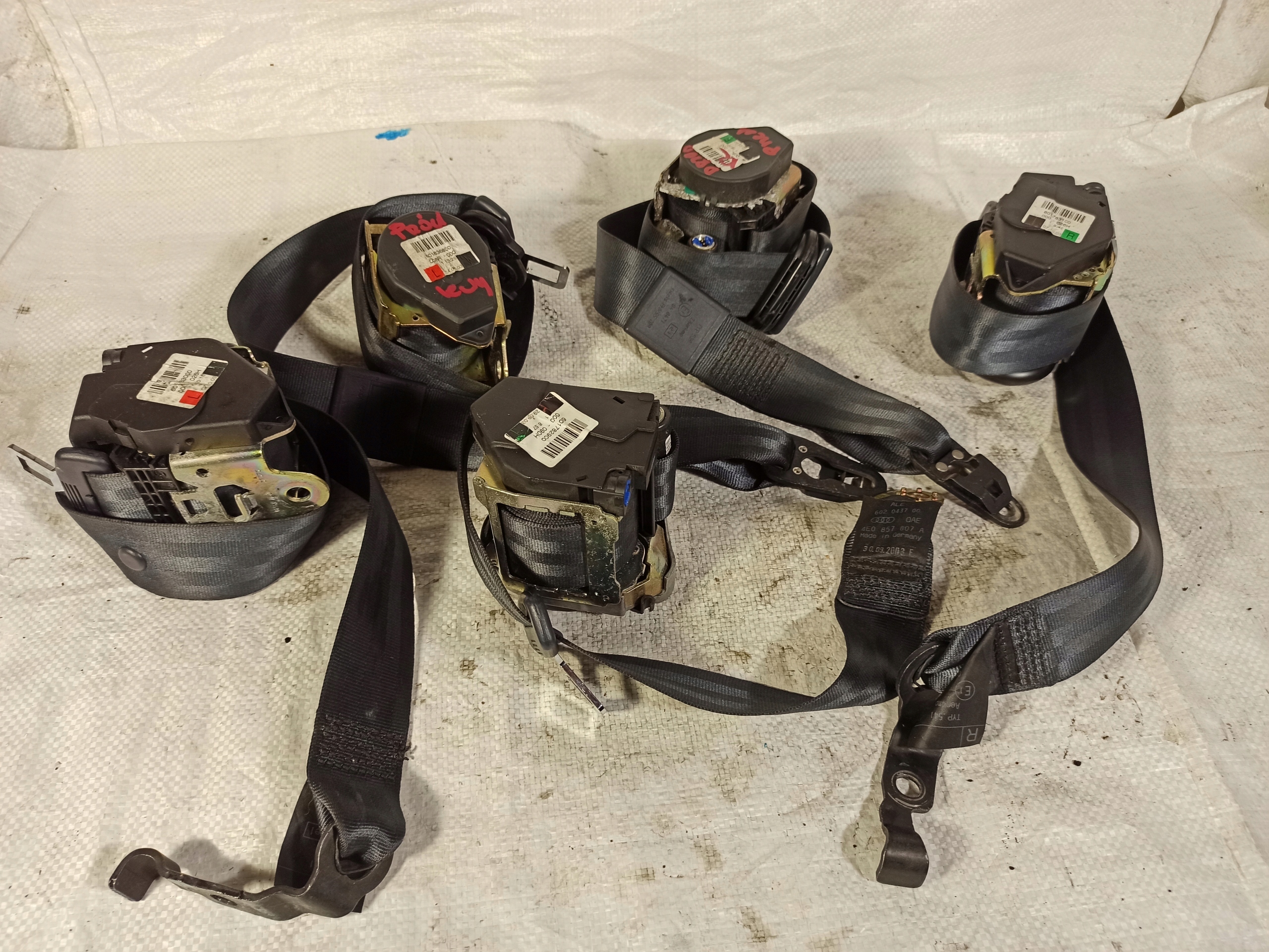 Audi A8 D3 ремень безопасности