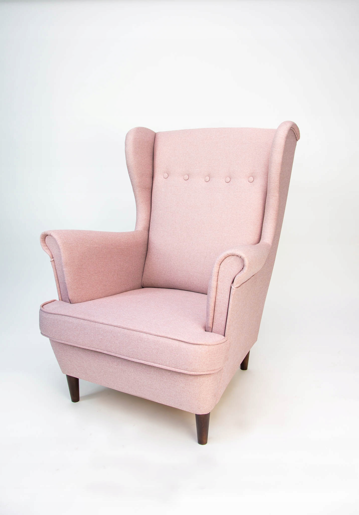 

fotel uszak skandynawski pudrowy róż