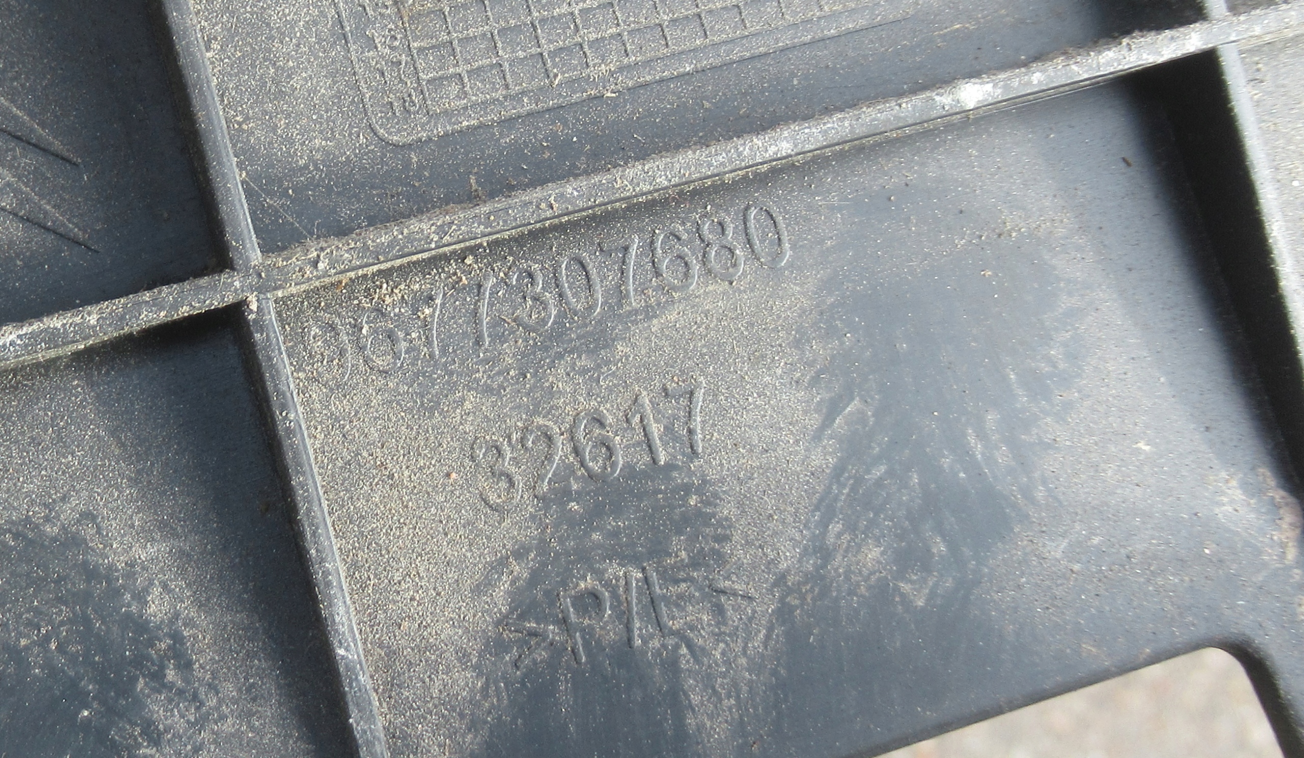 CITROEN C4 PICASSO II 15R bumper bracket rear part 9677307680