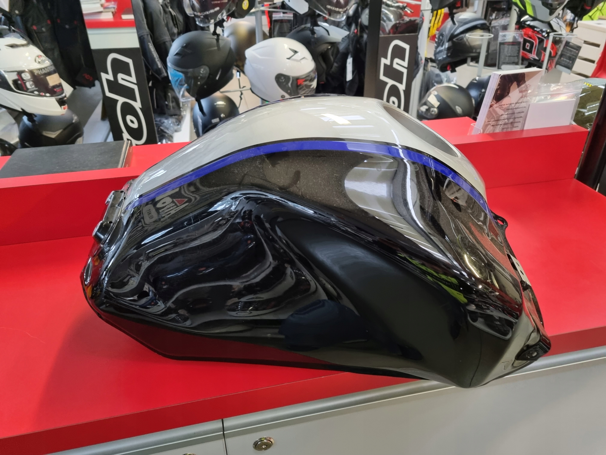 B7N2137W00P1 - Паливний бак Yamaha MT09 SP 2021