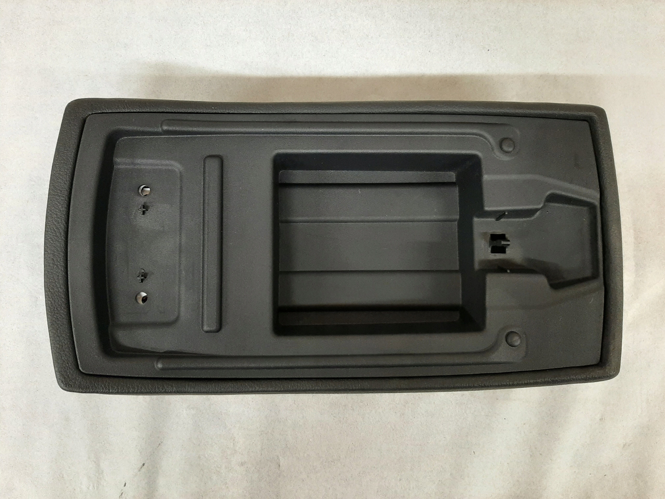 FORD MONDEO MK4 подлокотник 6M21-R045E00-A