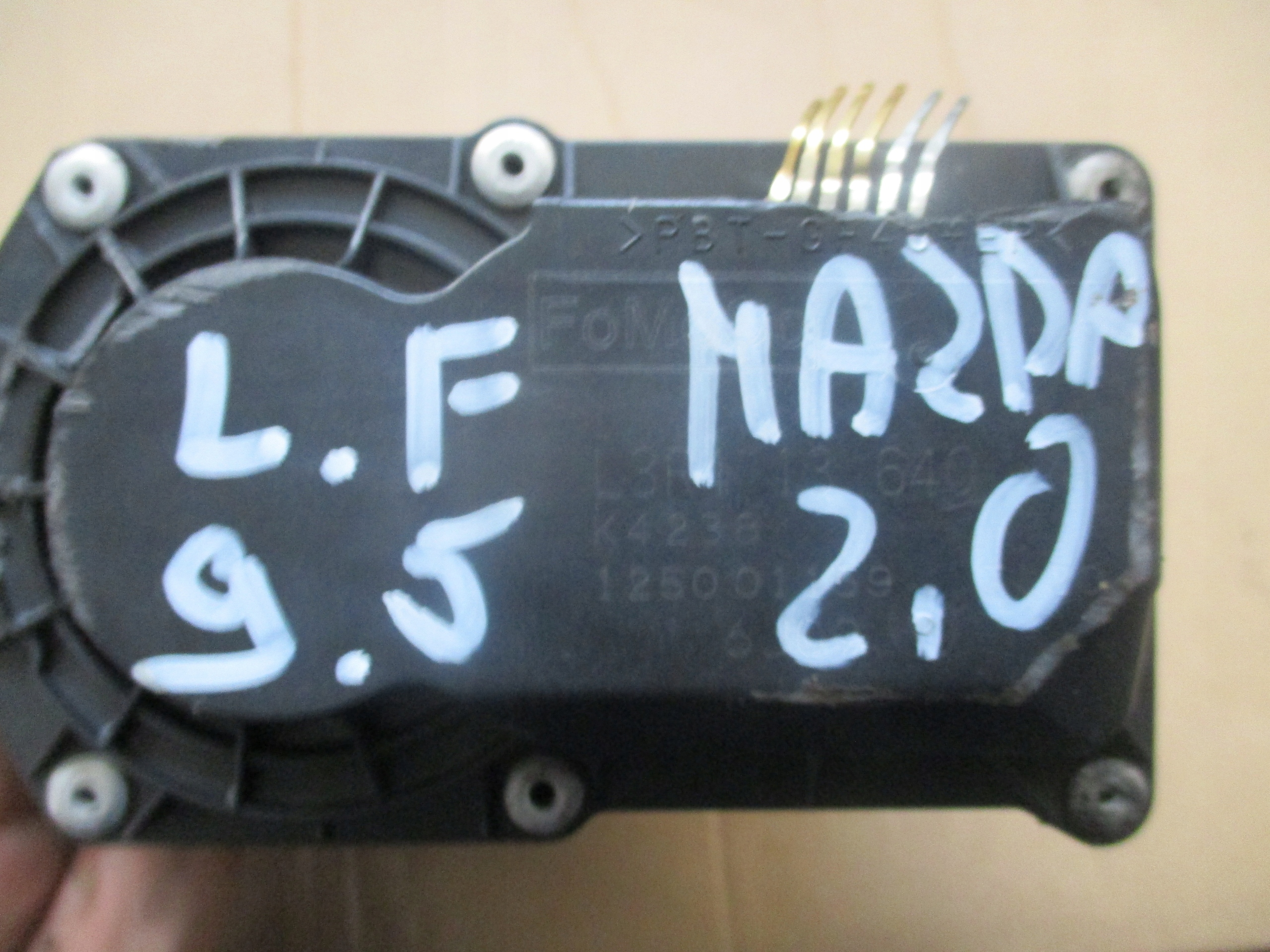 ДРОССЕЛЬНАЯ ЗАСЛОНКА mazda 2.0 16V L3R413640