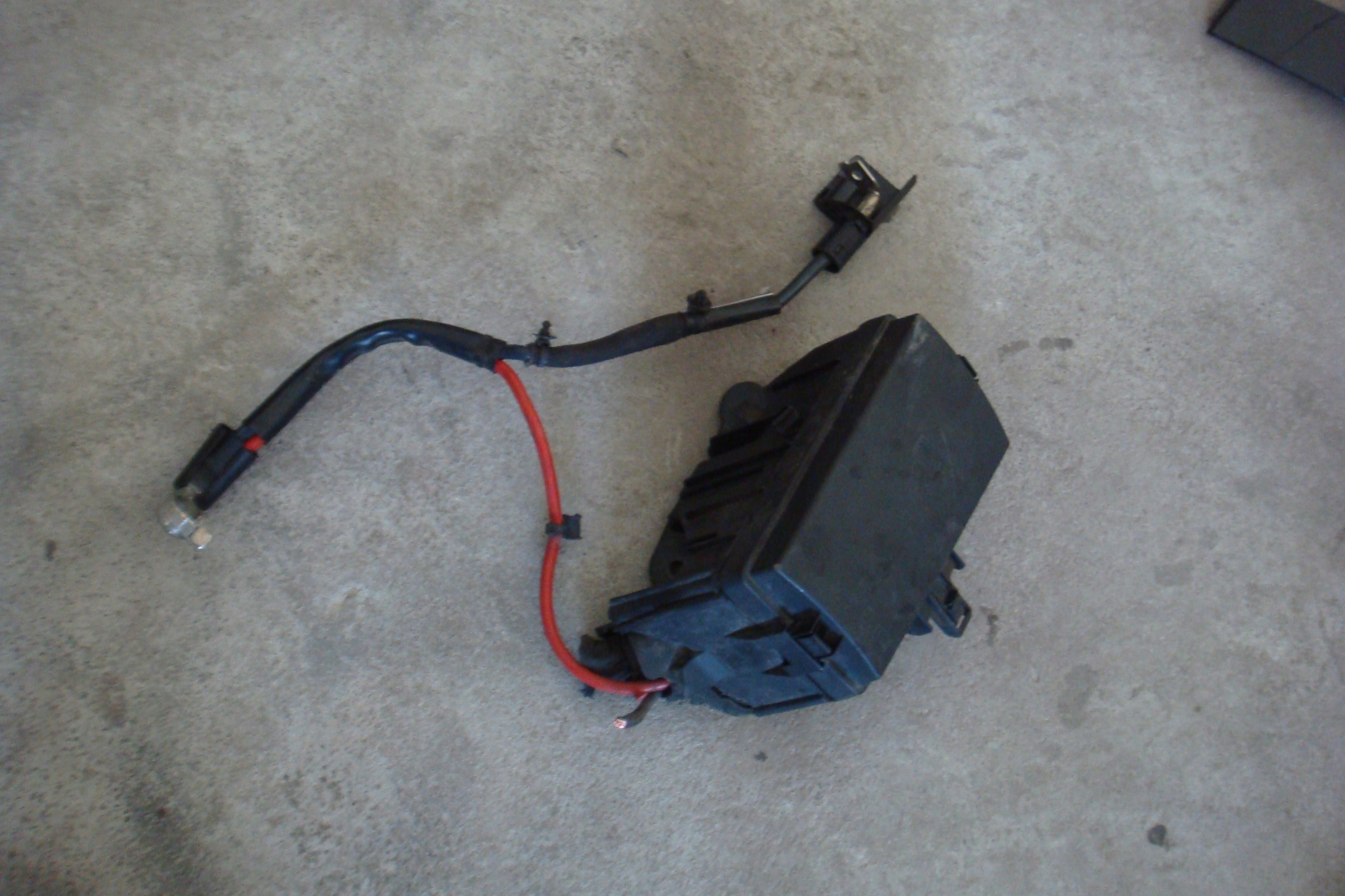 SKODA OCTAVIA IIIe КОРПУС КОРОБКА BEZPIECZNIKOW