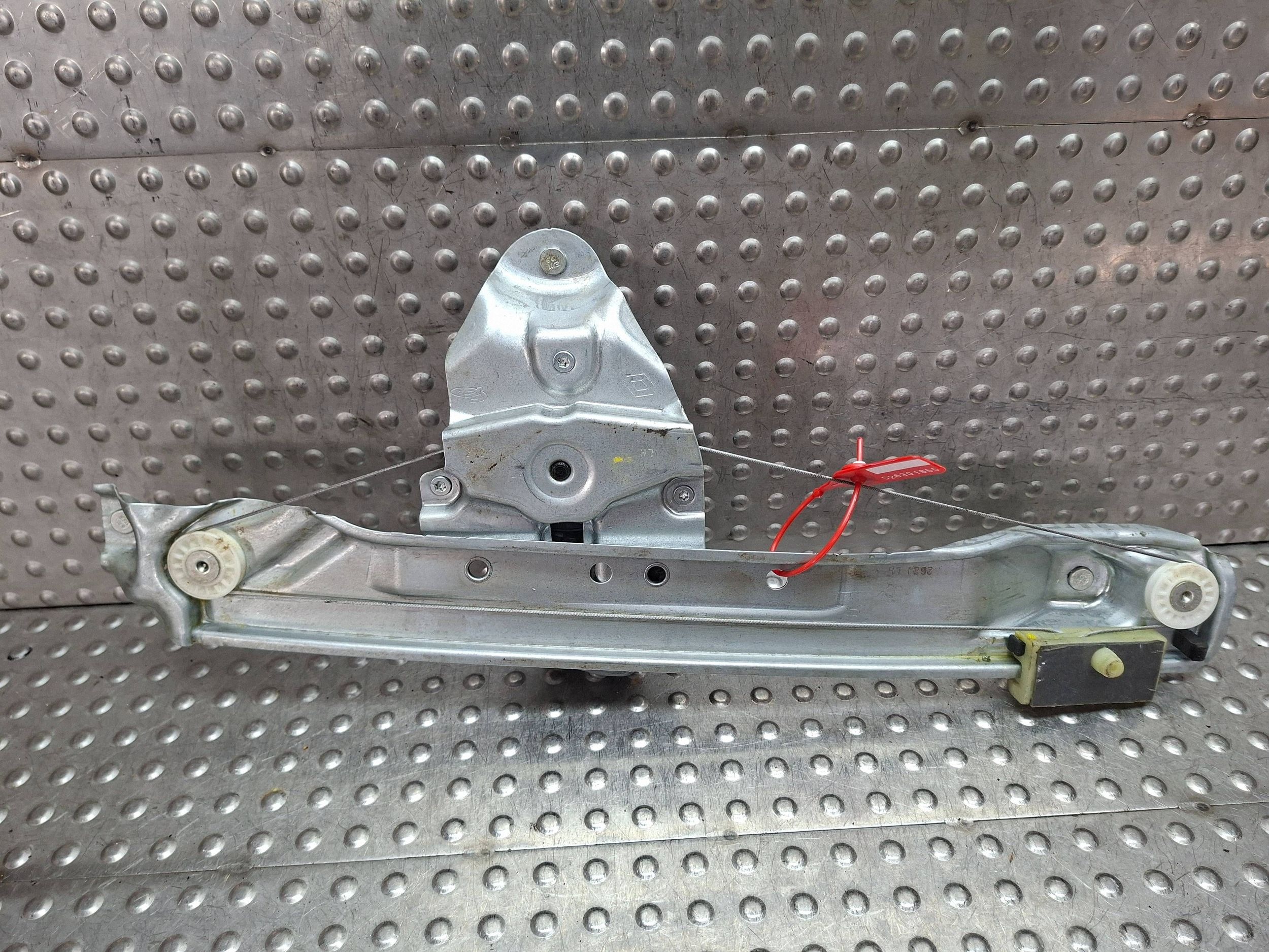 window regulator rear left 827210622R DACIA DUSTER II 2017