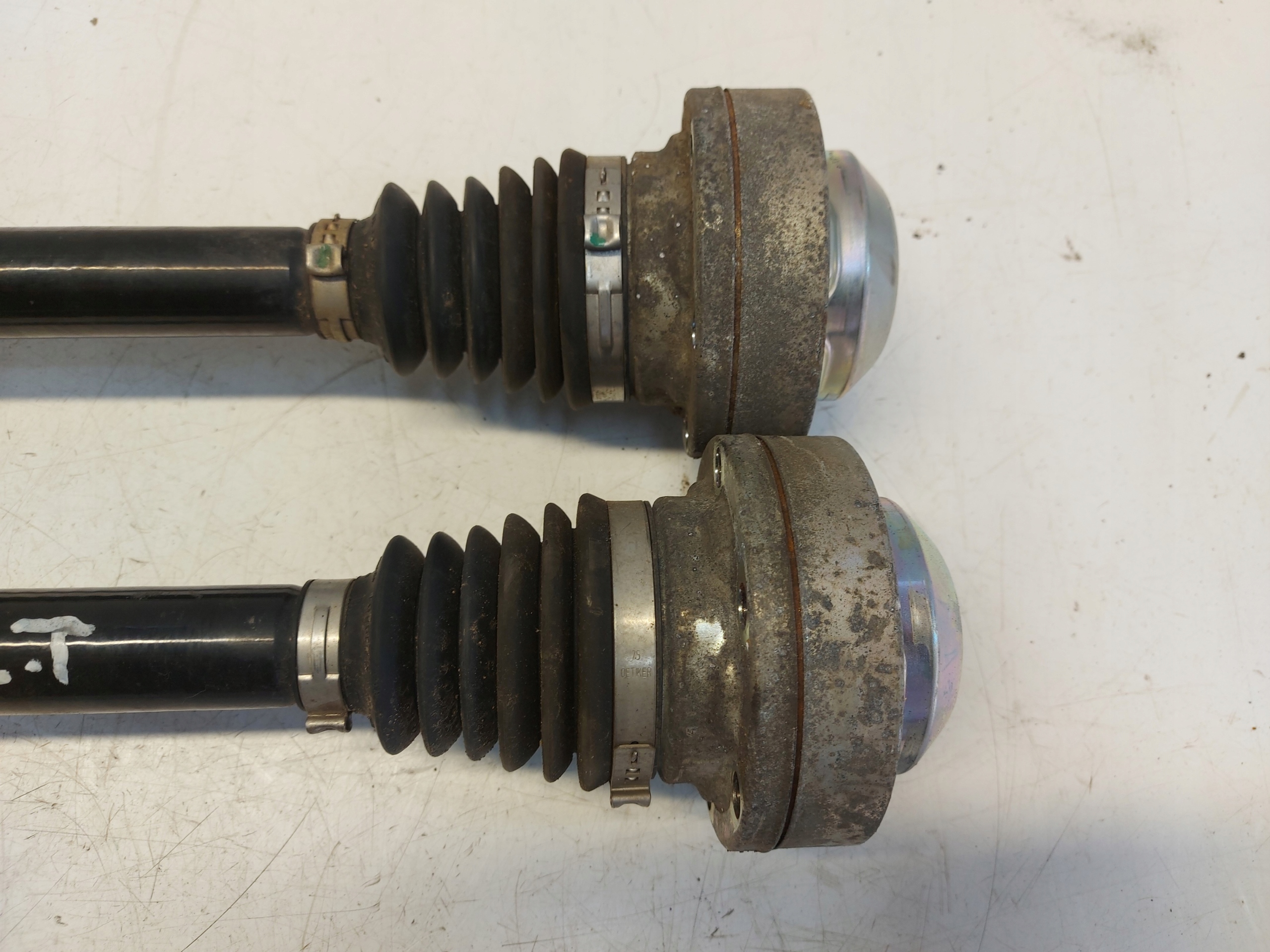 AUDI A8 D5 4N semi-axis rear part left right 4N0501203