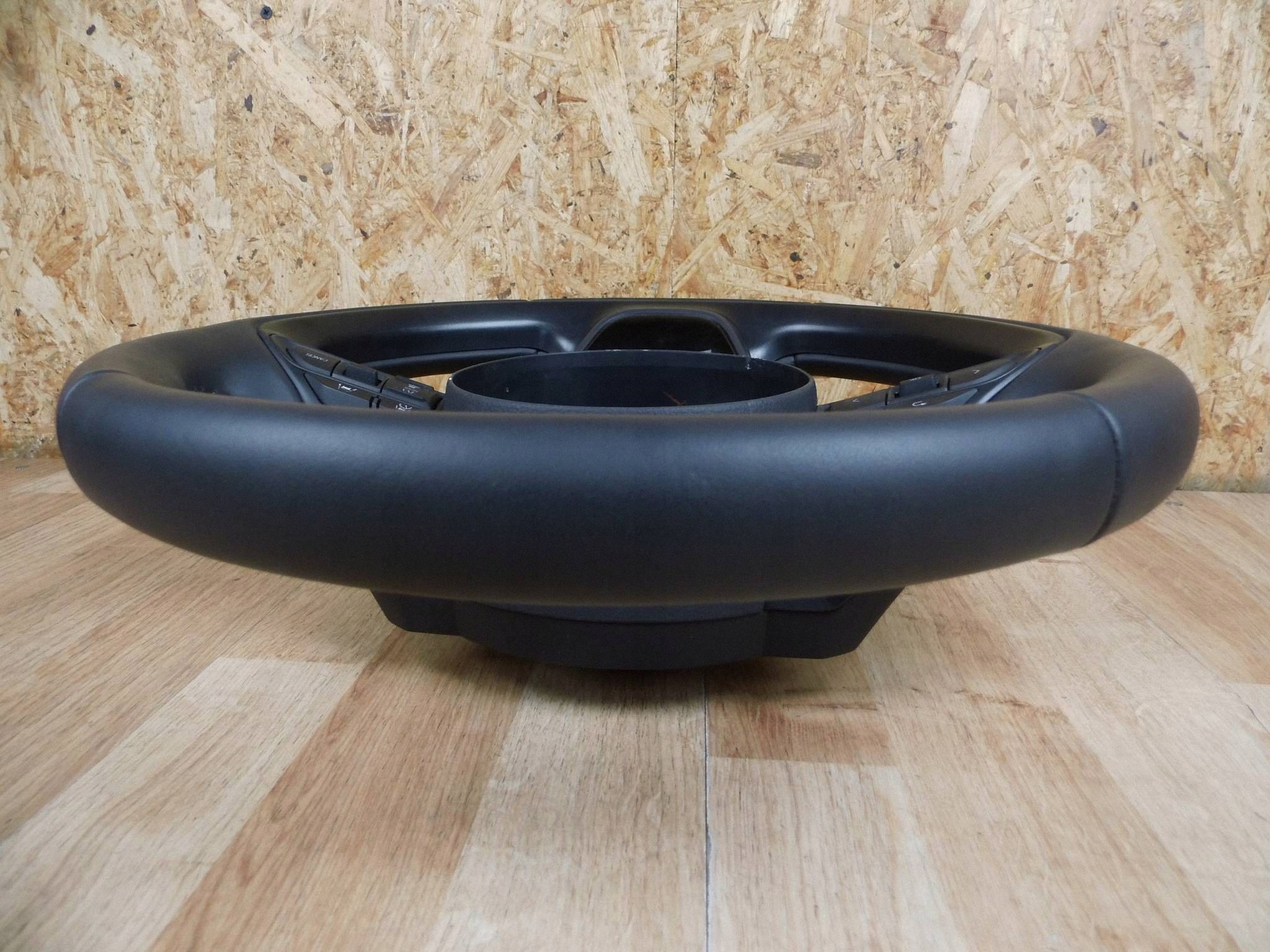Toyota Yaris IV steering wheel, heated heated