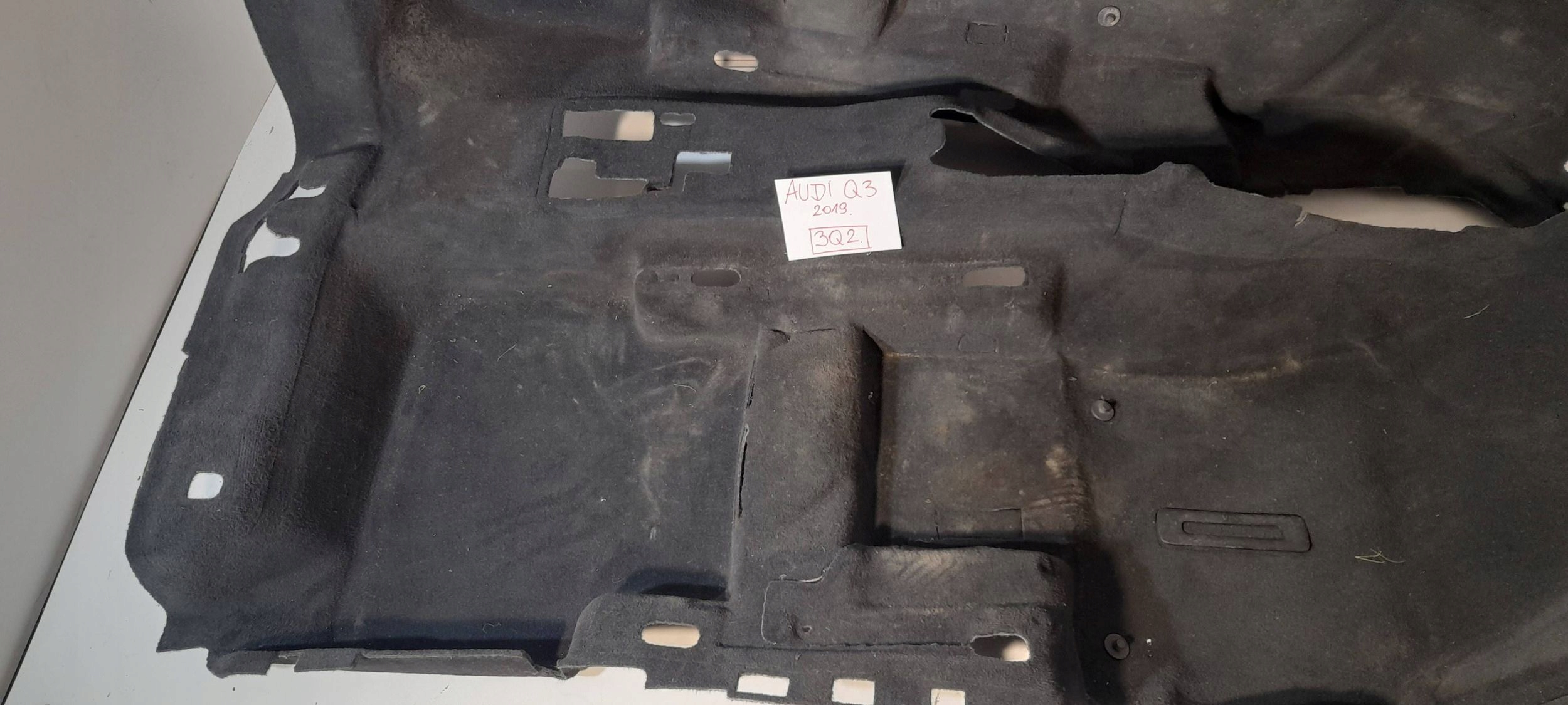 Audi Q3 83A F3 AUTOTEPPICHE BODEN- 83B863367 (3Q2)