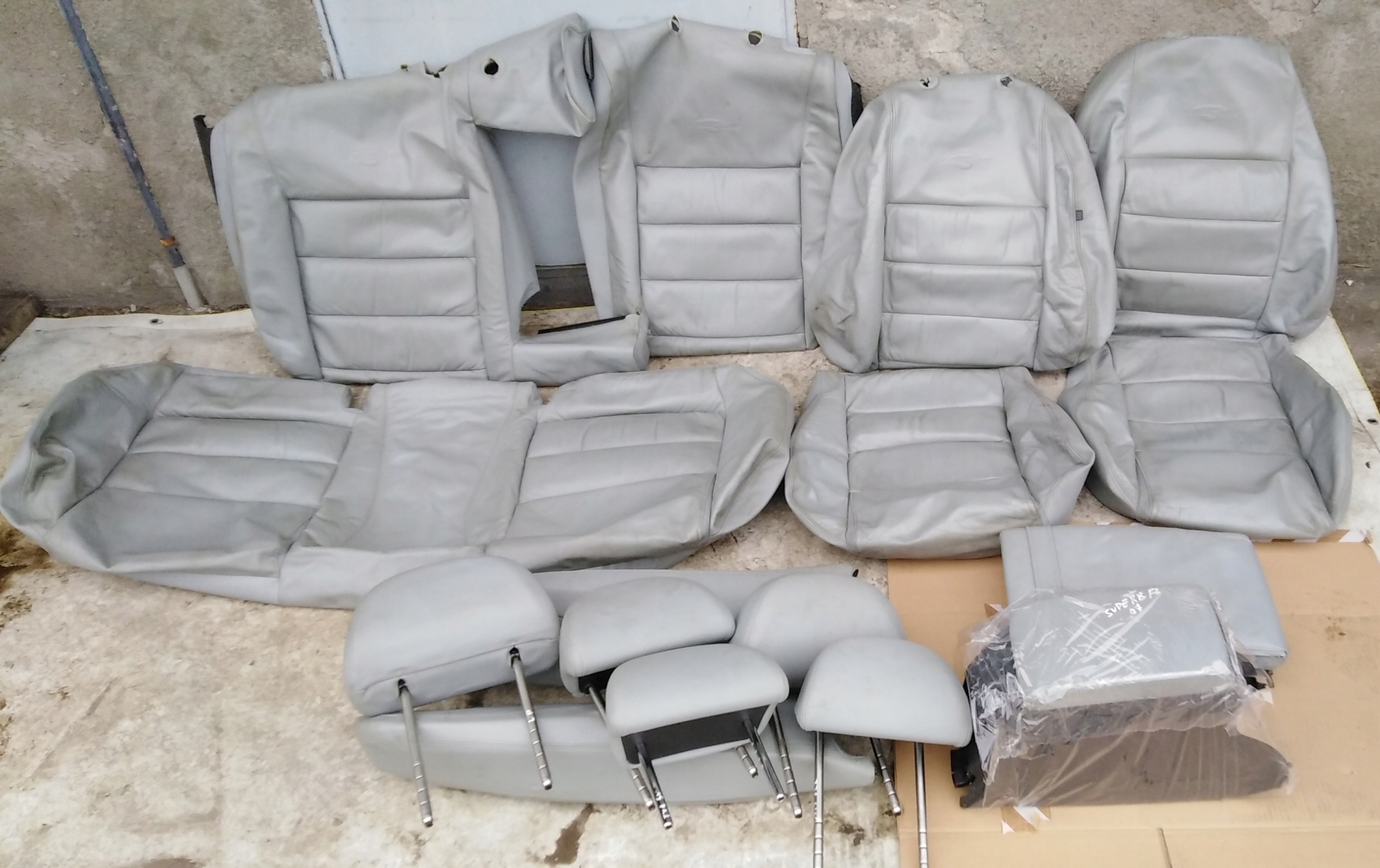 ПРЕВОСХОДНОЕ КРЕСЛО ДИВАН ОБИВКА КОЖА L & K 07R