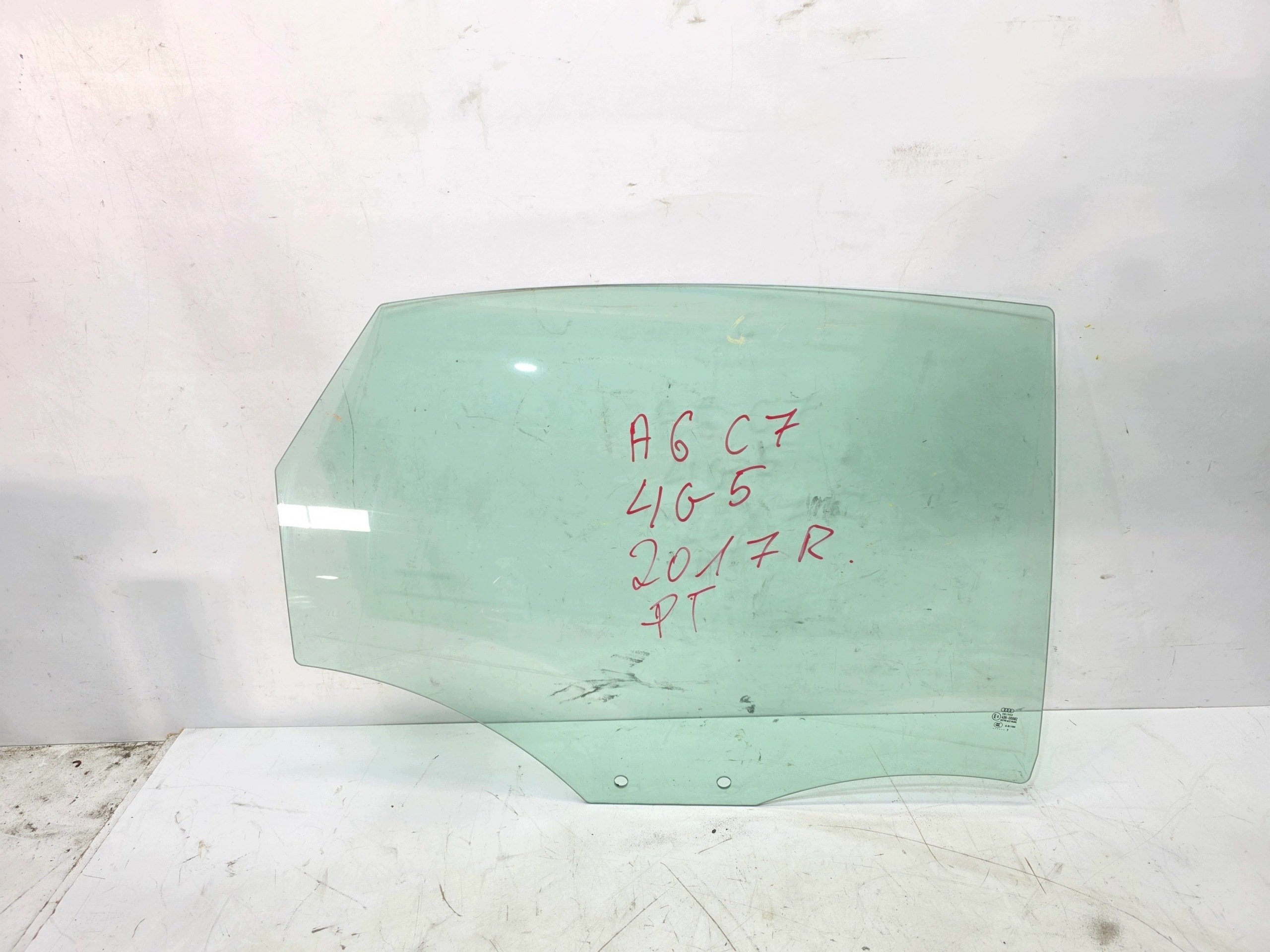 window side door right rear part AUDI A6 C7 sedan 2017 year