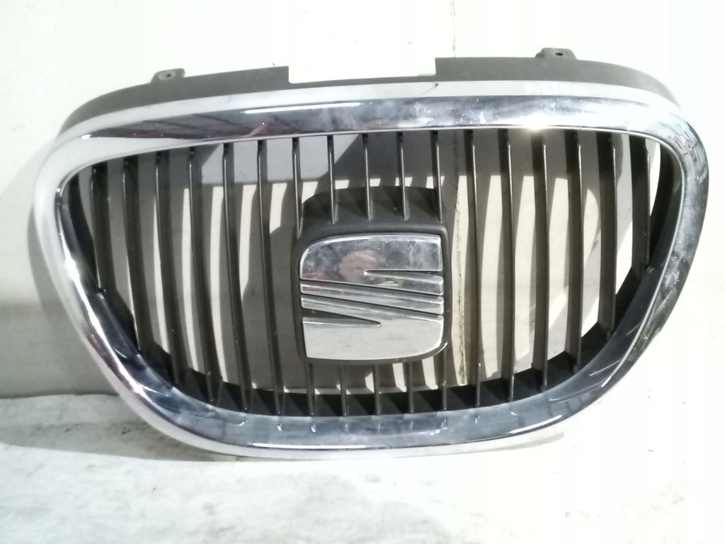 seat ALTEA решетка радиатора