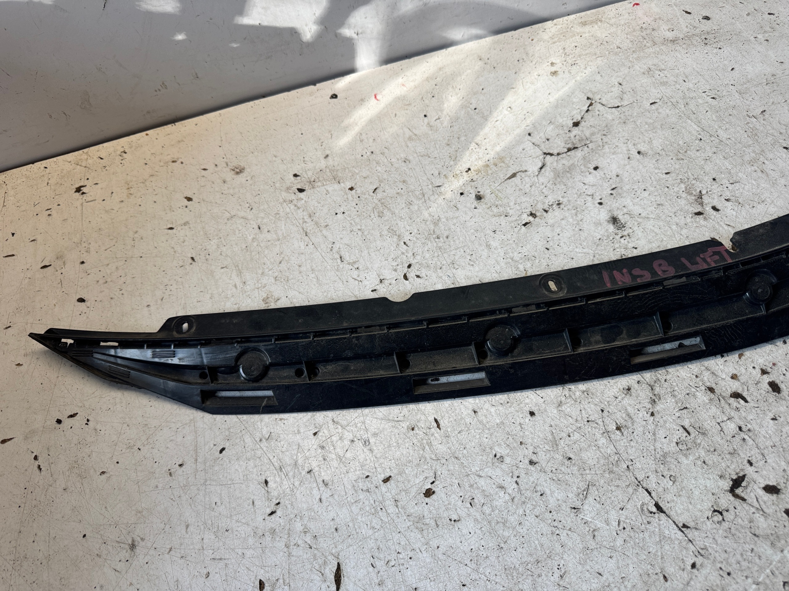 OPEL INSIGNIA B LIFT support central upper holder of a bumper front