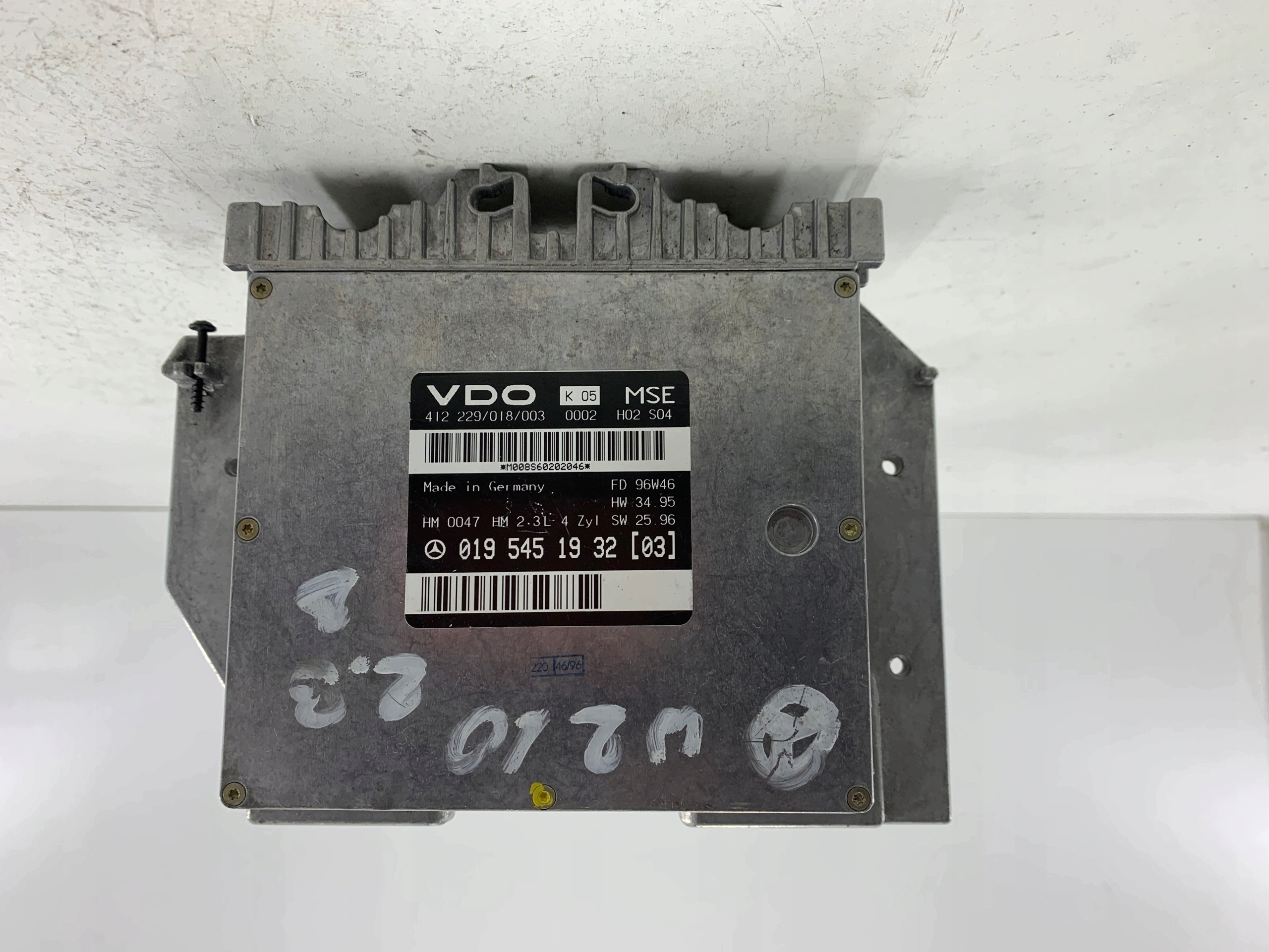MERCEDES W210 2.3 unité de commande électronique uce moteur 0195451932