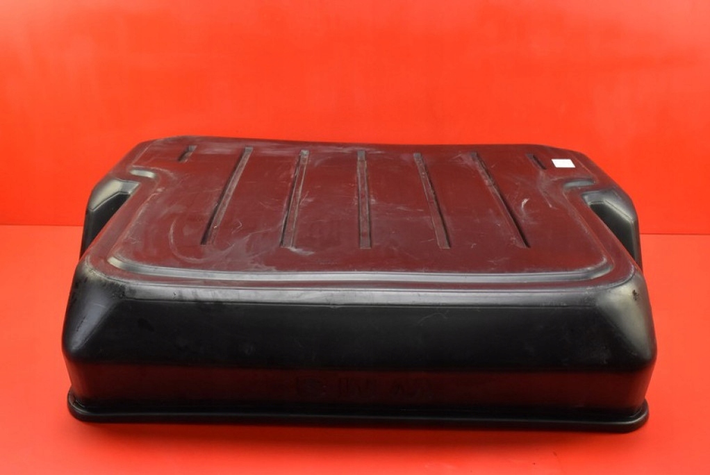 PODLAHA kufru plastová BMW E91 04-10