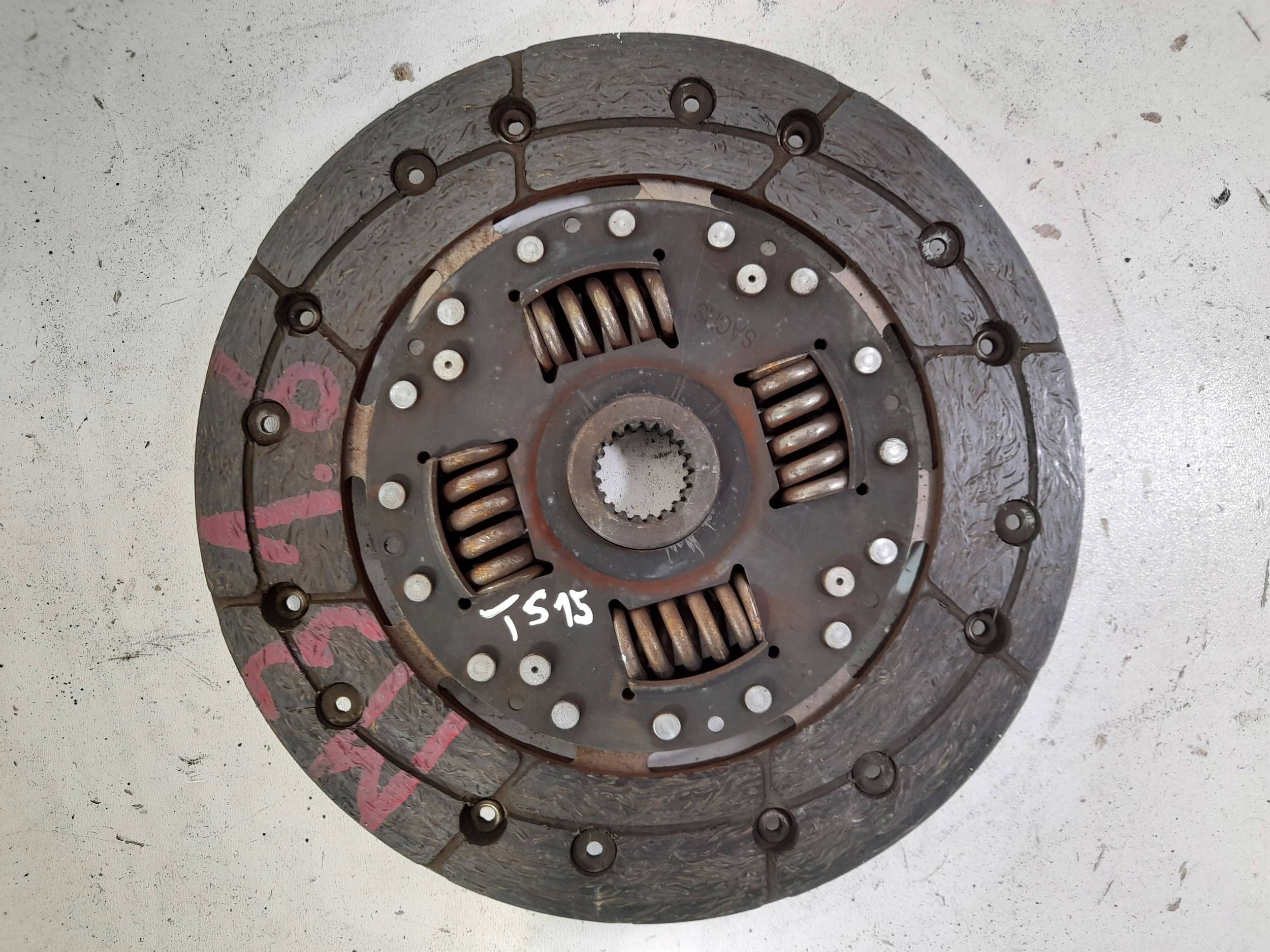 Mazda 3 BL 1,6B Disque Embrayage 8V617550F1A (TS15)