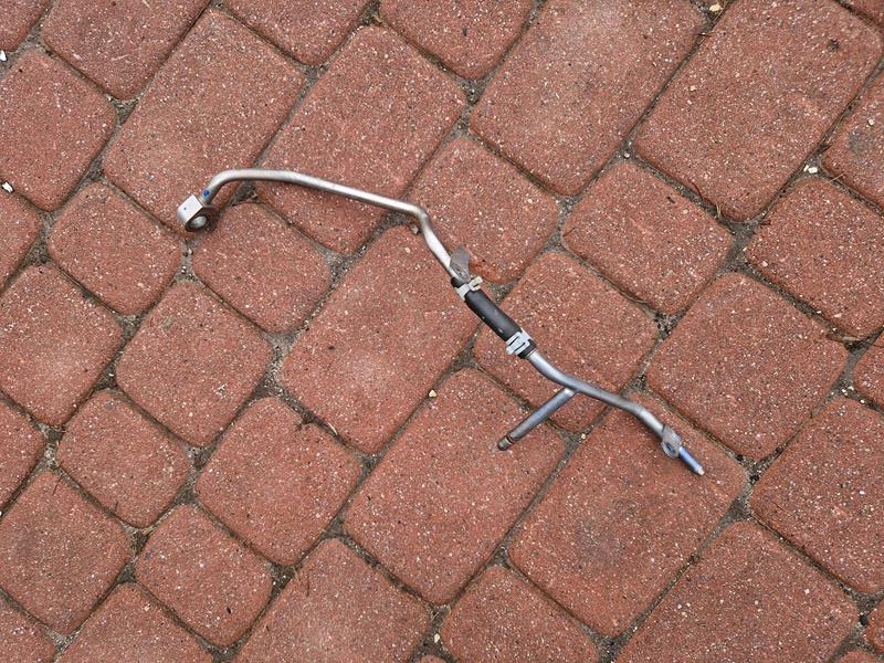 Трубка турбокомпресора 2.0 T Opel Insignia B