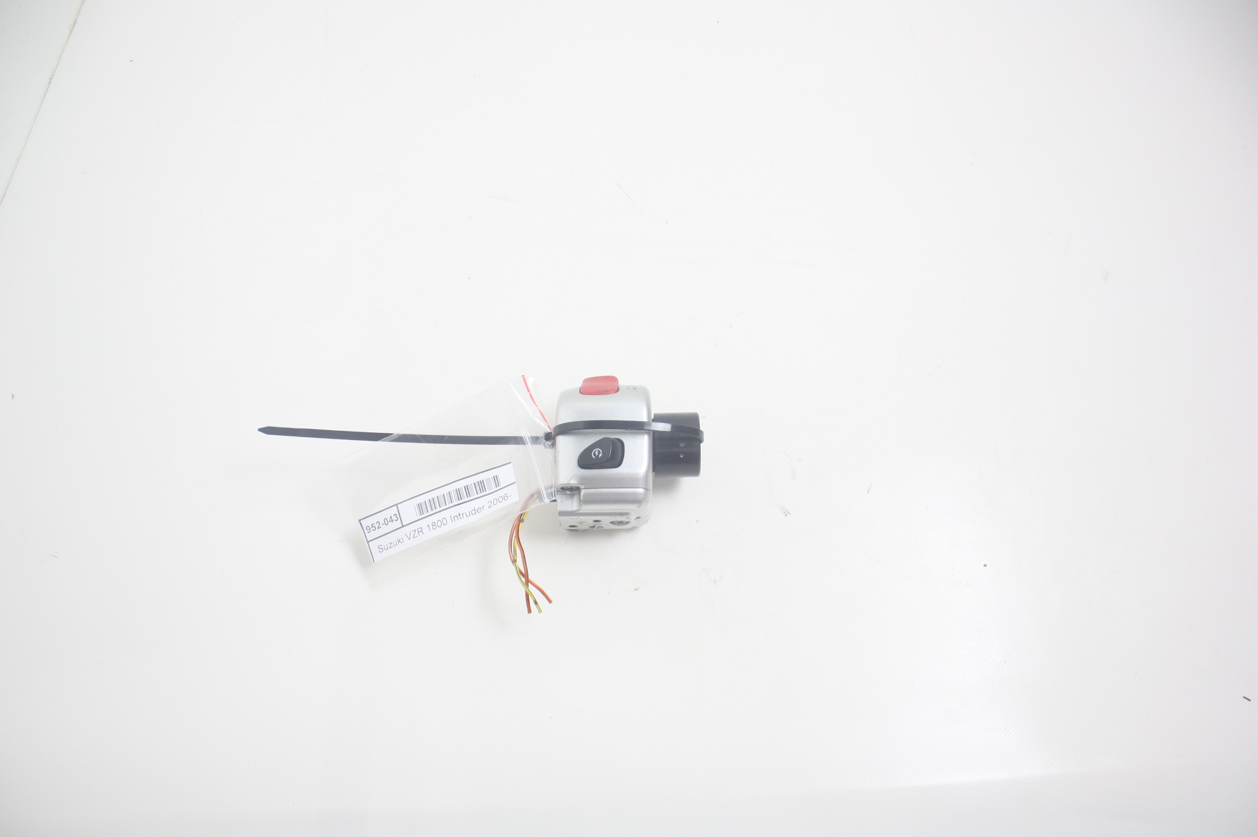 952-043 - Праві перемикачі Suzuki Vzr 1800 Intruder 2006-