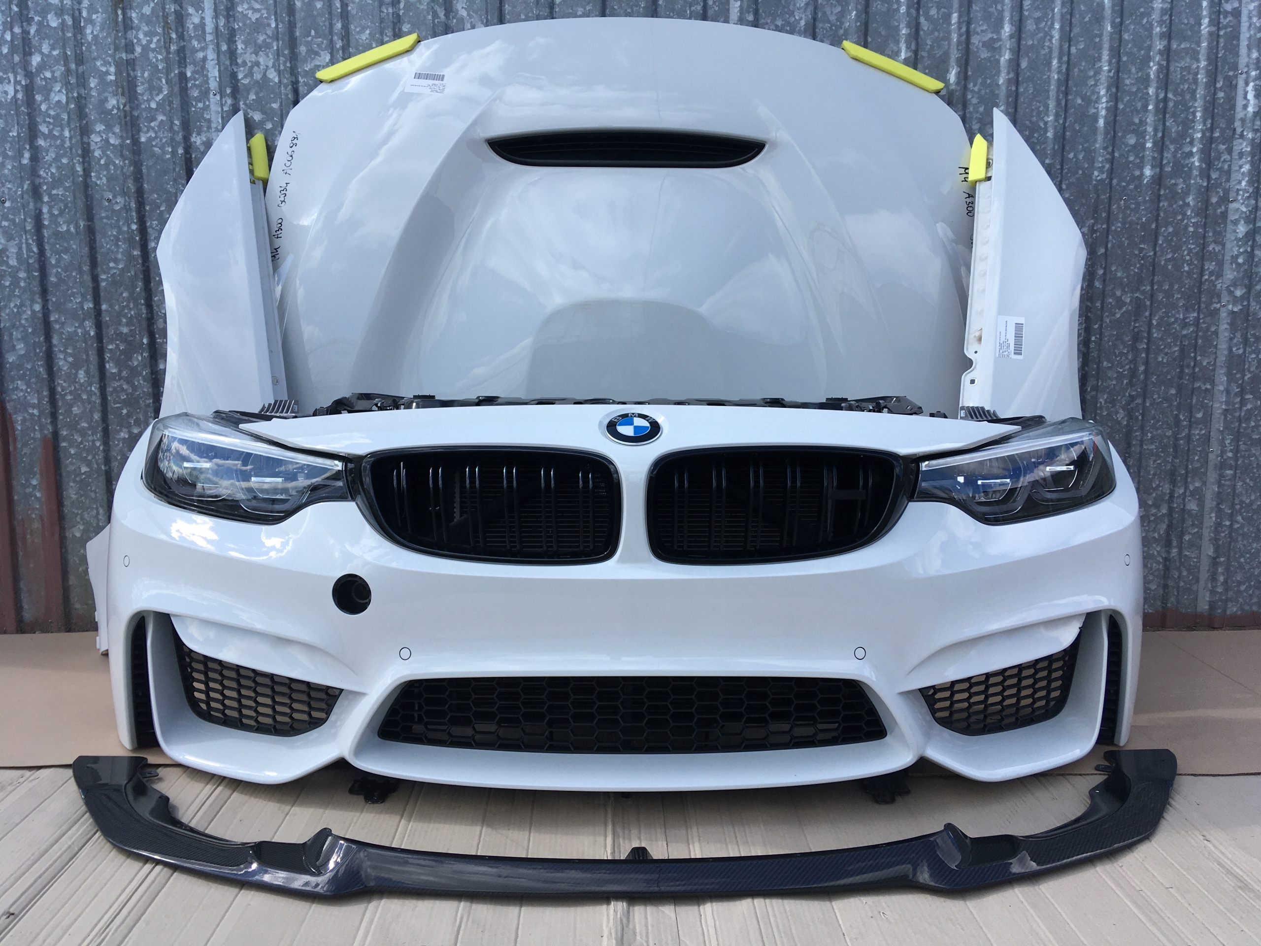 BMW M3 F80 - M4 CS F82 Капот Бампер Крило Перед