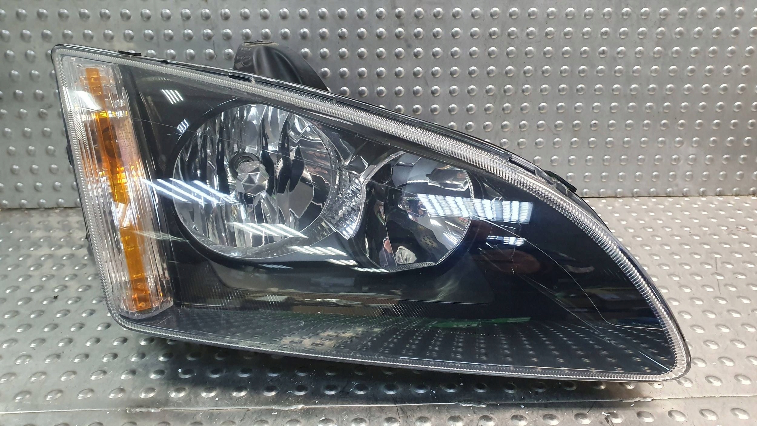 Licht vorne rechts FORD FOCUS MK2 04