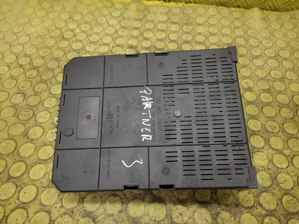 PEUGEOT PARTNER module compartment BSI 967847708001