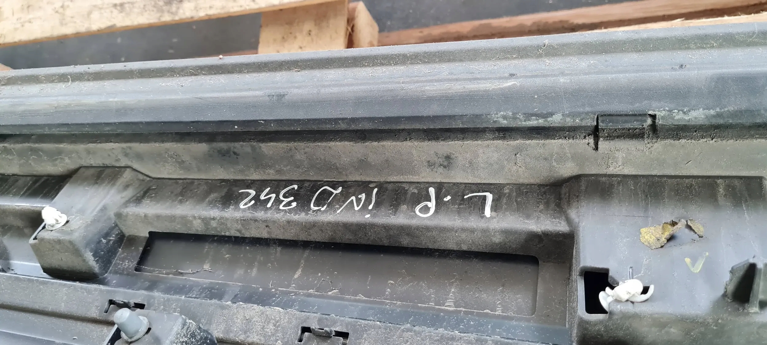 Q7 4M II moulding door left left front LZ7S 4M0853959B