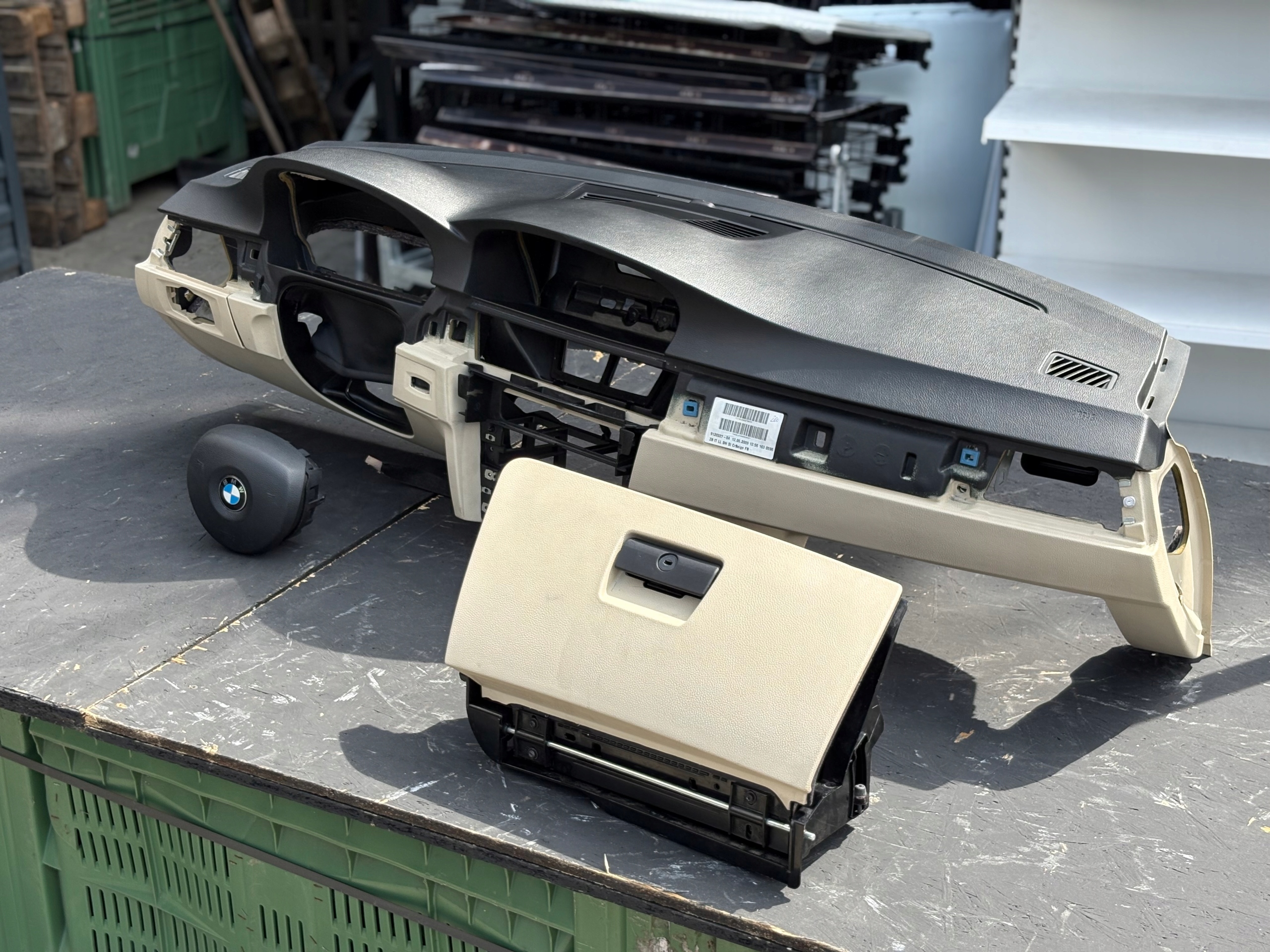 BMW E90 E92 dashboard instrument panel airbags airbag cockpit ORYG. below NAWIGACJE