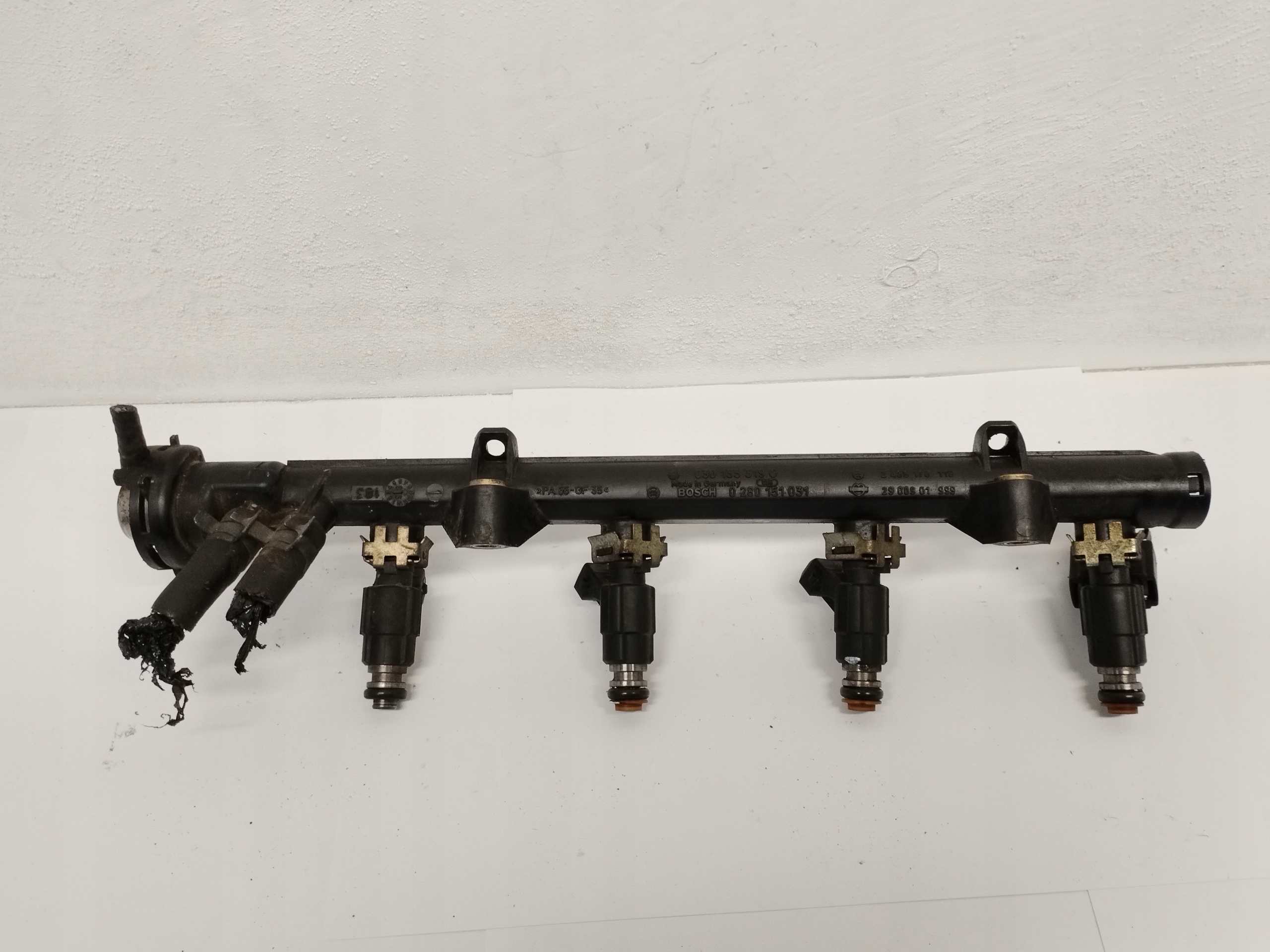 Rampe injection VW Polo III 3 1.4B 030133319G