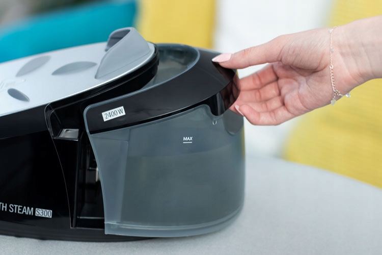 STACJA PAROWA ŻELAZKO 2400W GENERATOR PARY 3,5 BAR Pojemność zbiornika na wodę 1200 ml