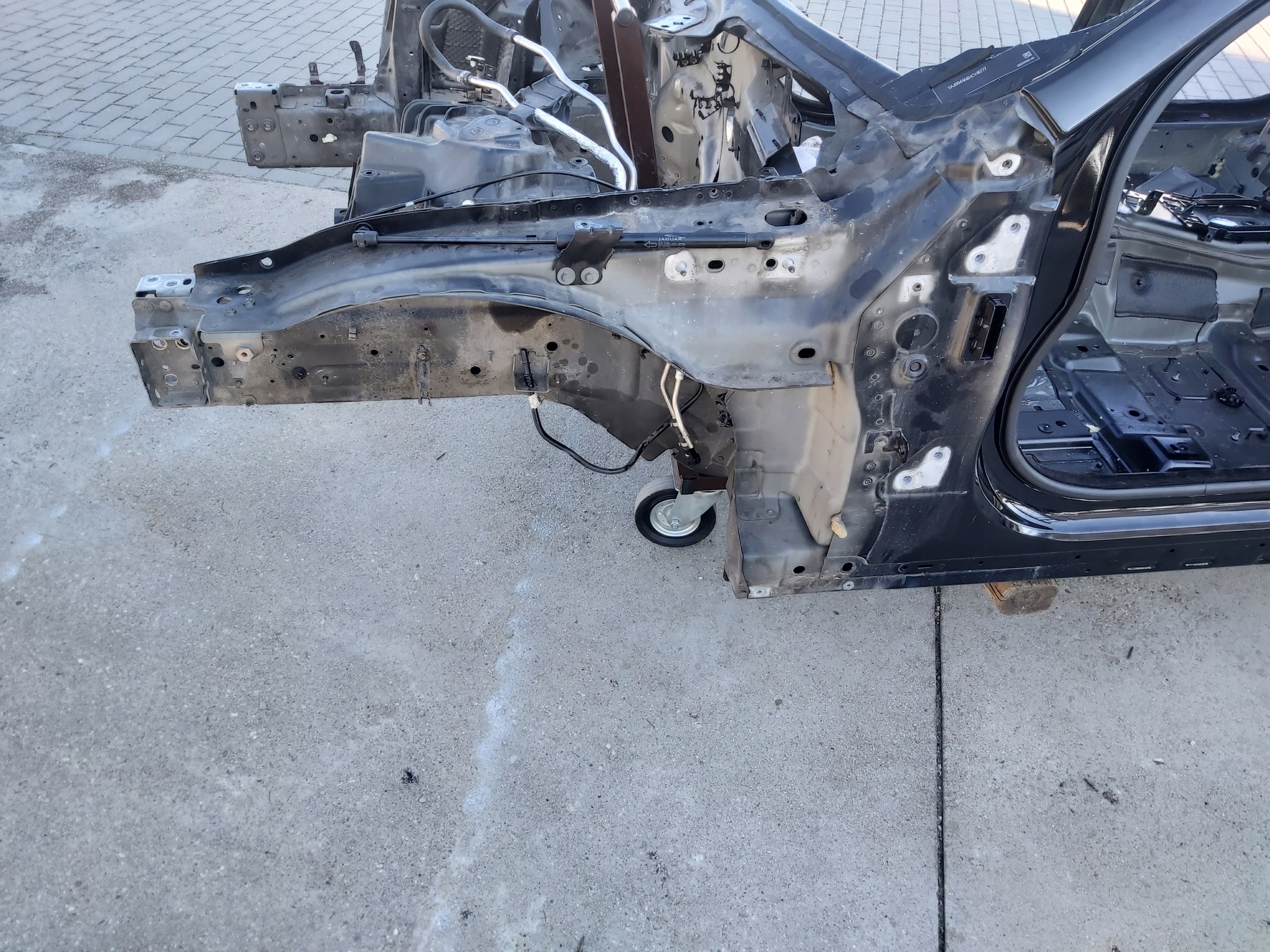 quarter front left right JAGUAR XF II X260 PEC