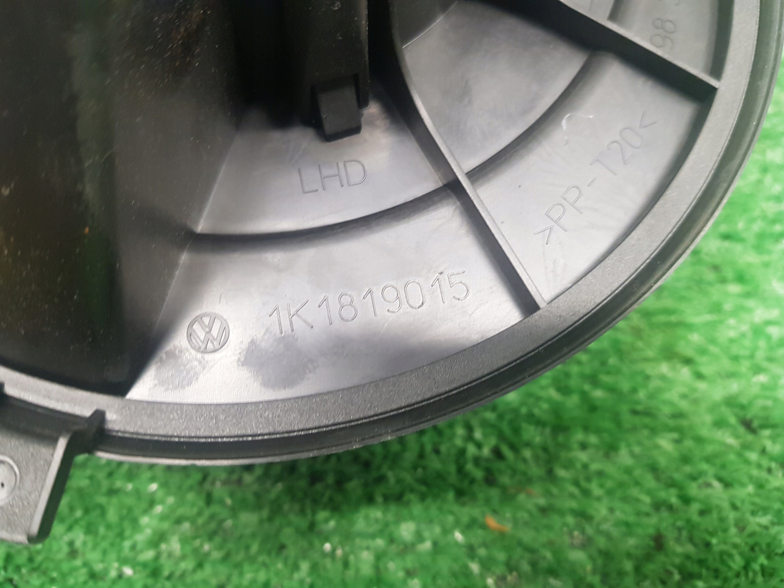 Lüfter des lüfters VOLKSWAGEN GOLF 5 PLUS 1K1819015