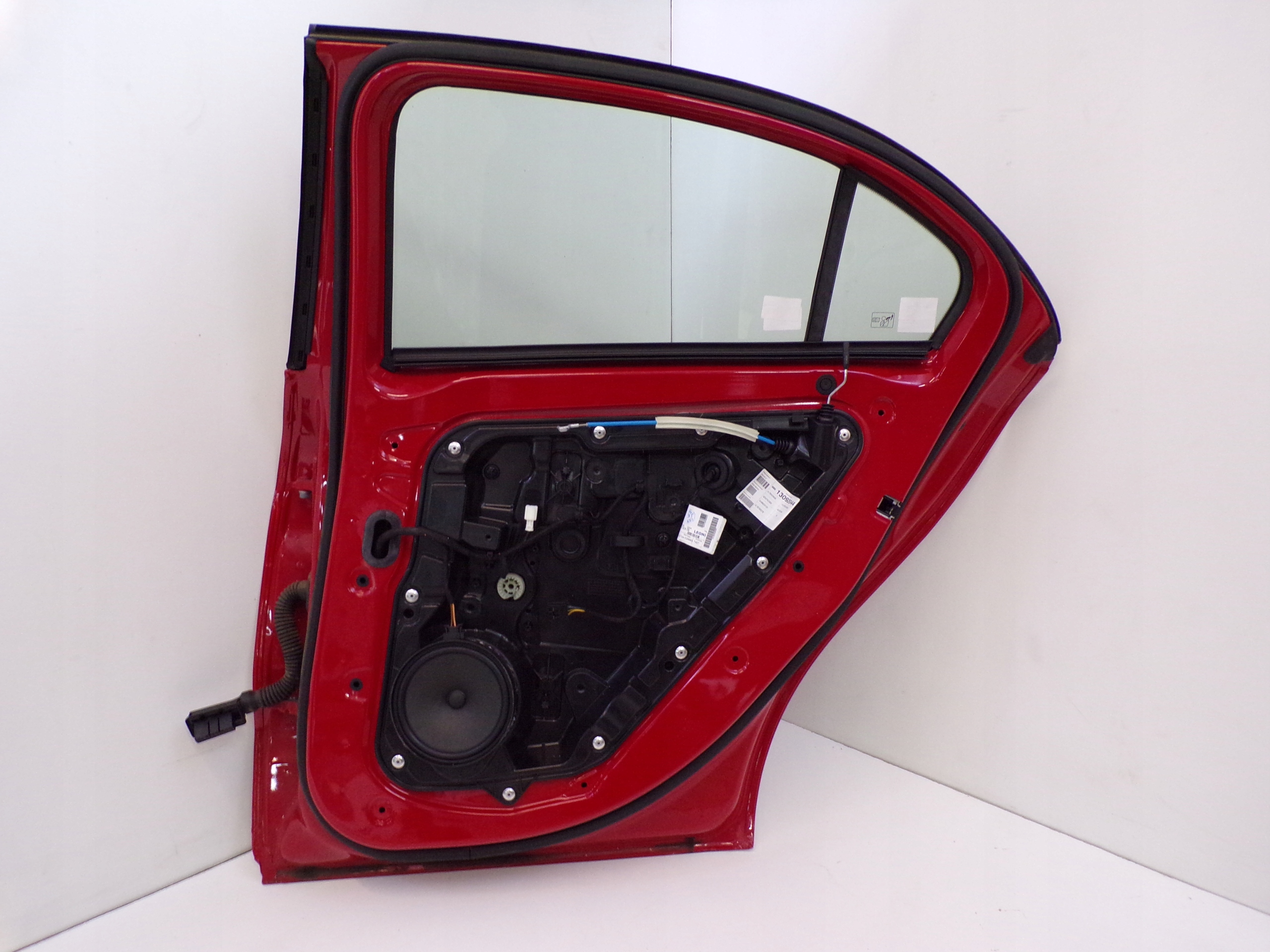 DRZWI PRAWY TYŁ W176 SZYBA MERCEDES A KLASA 589 Typ samochodu Samochody osobowe