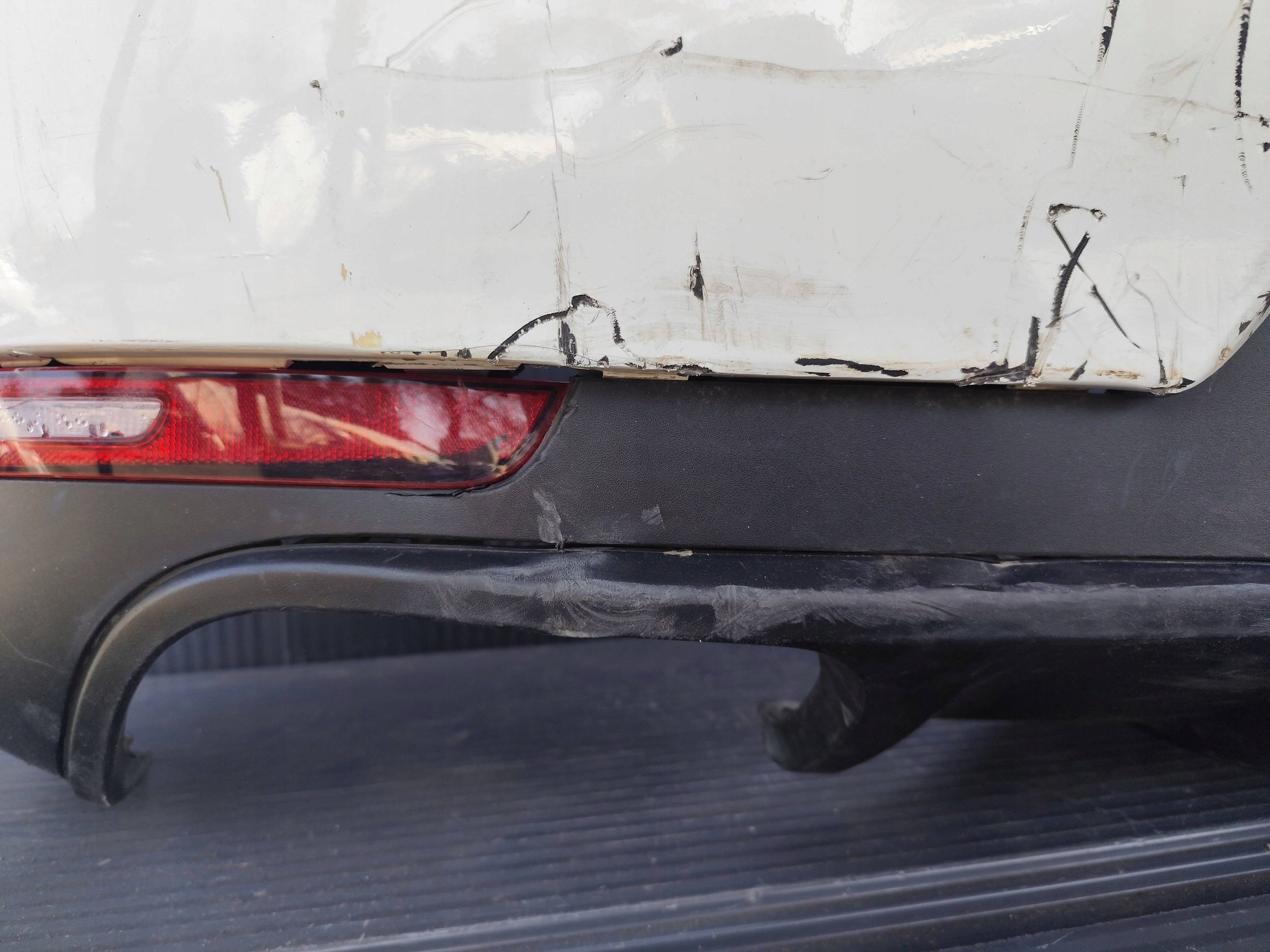 PORSCHE MACAN 95B LIFT bumper rear 4xPDC complete damaged
