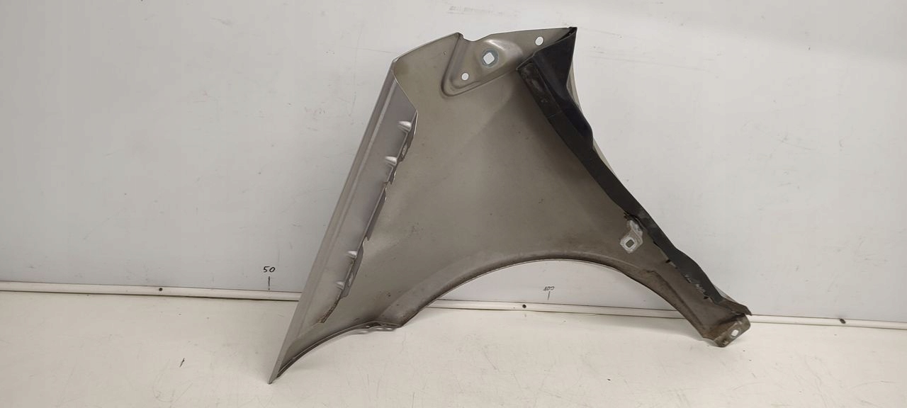 fender right front front Mercedes W169 761